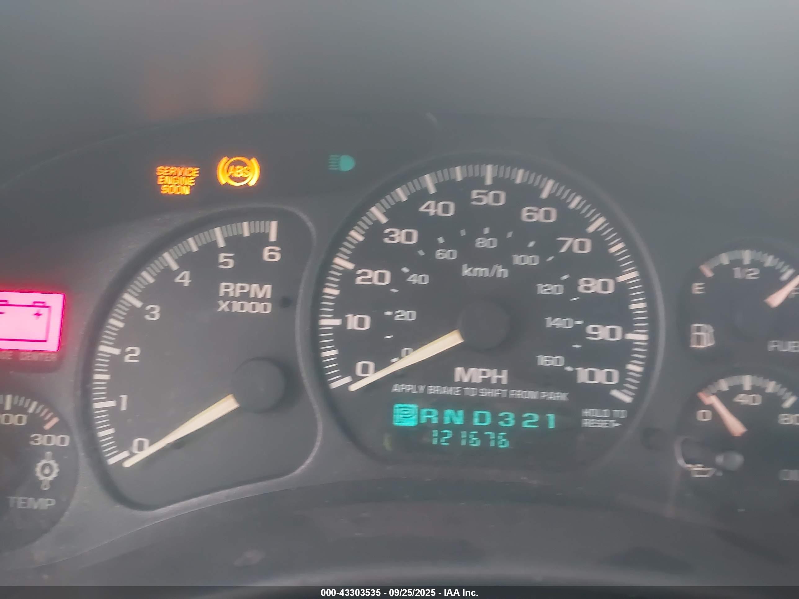 CHEVROLET SILVERADO image 7