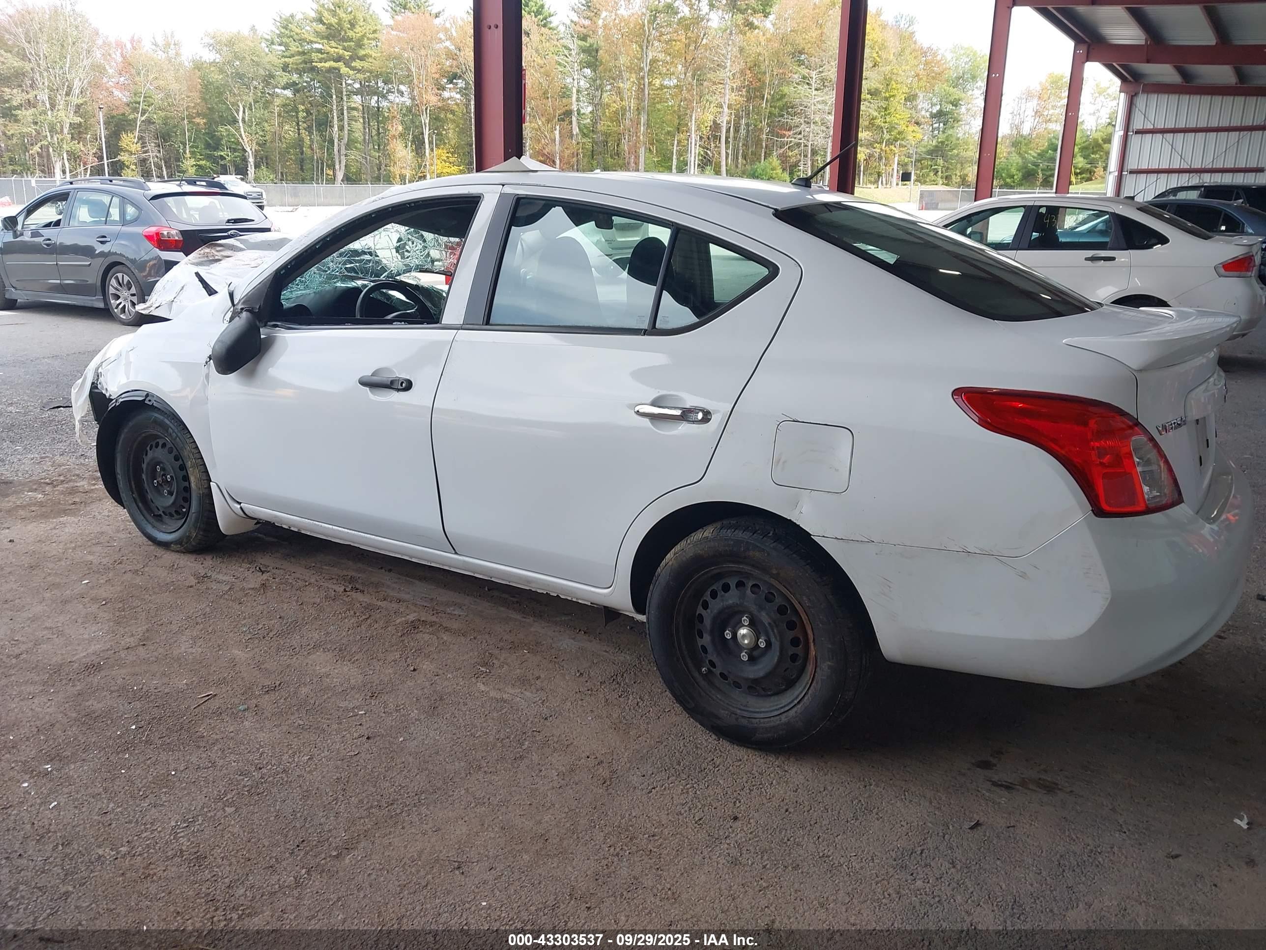 NISSAN VERSA image 3