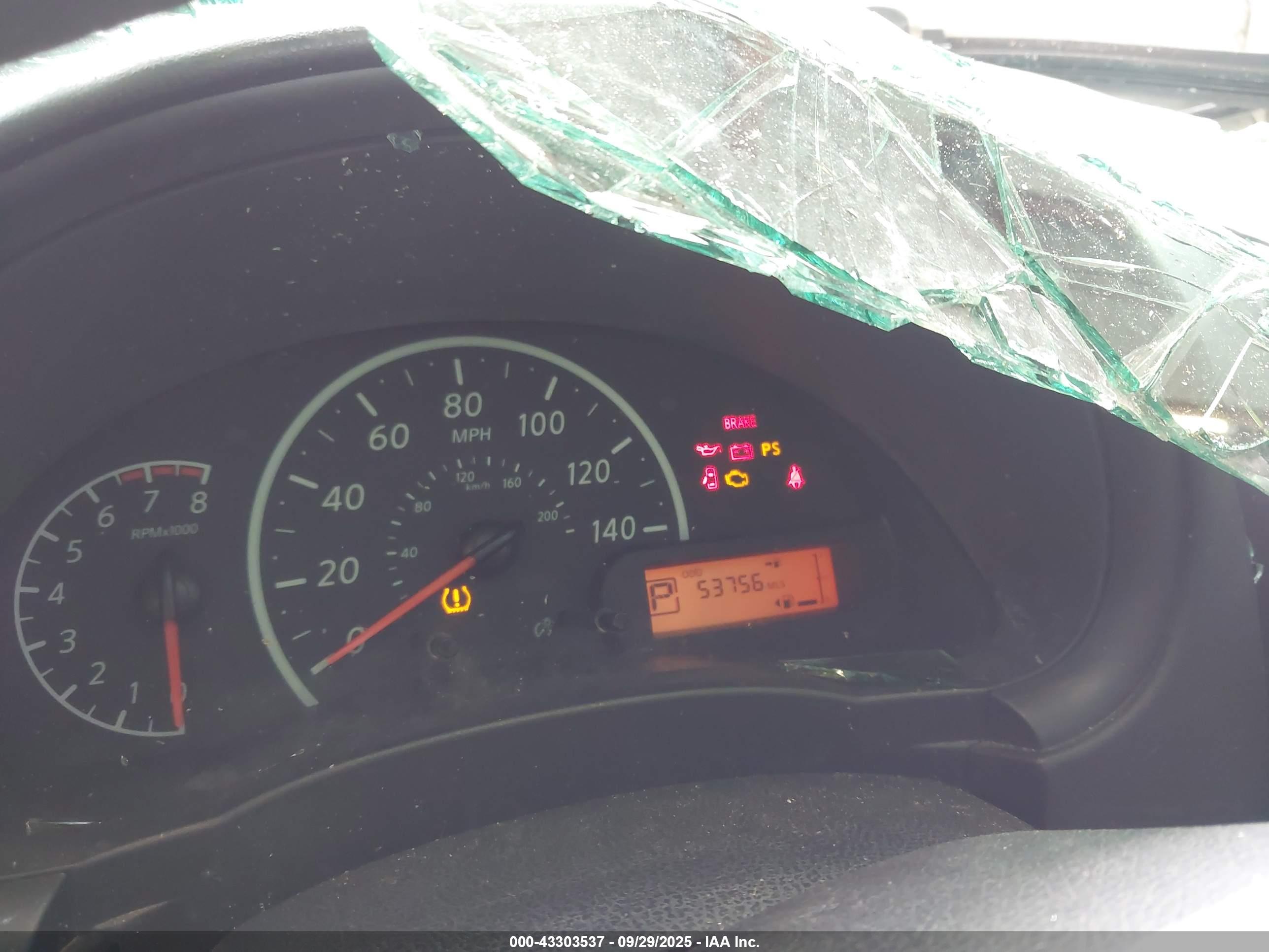 NISSAN VERSA image 7