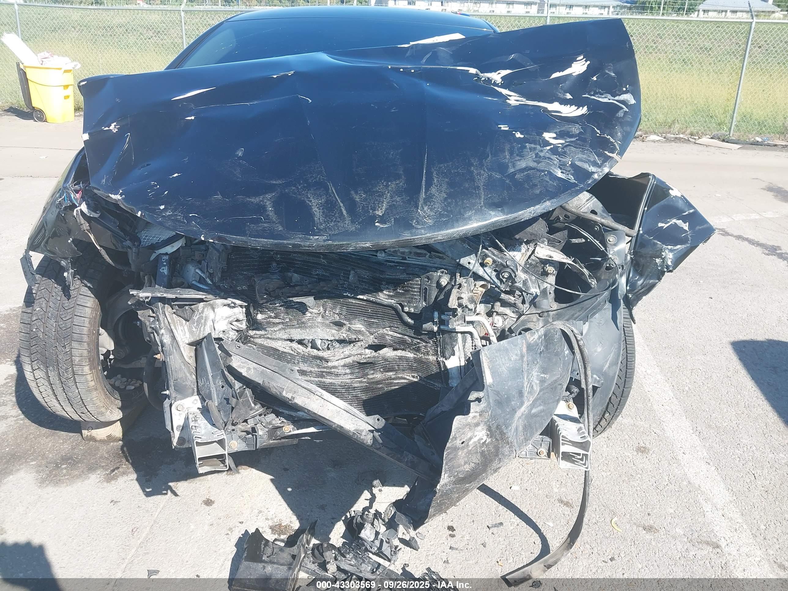 CHRYSLER 200 image 6