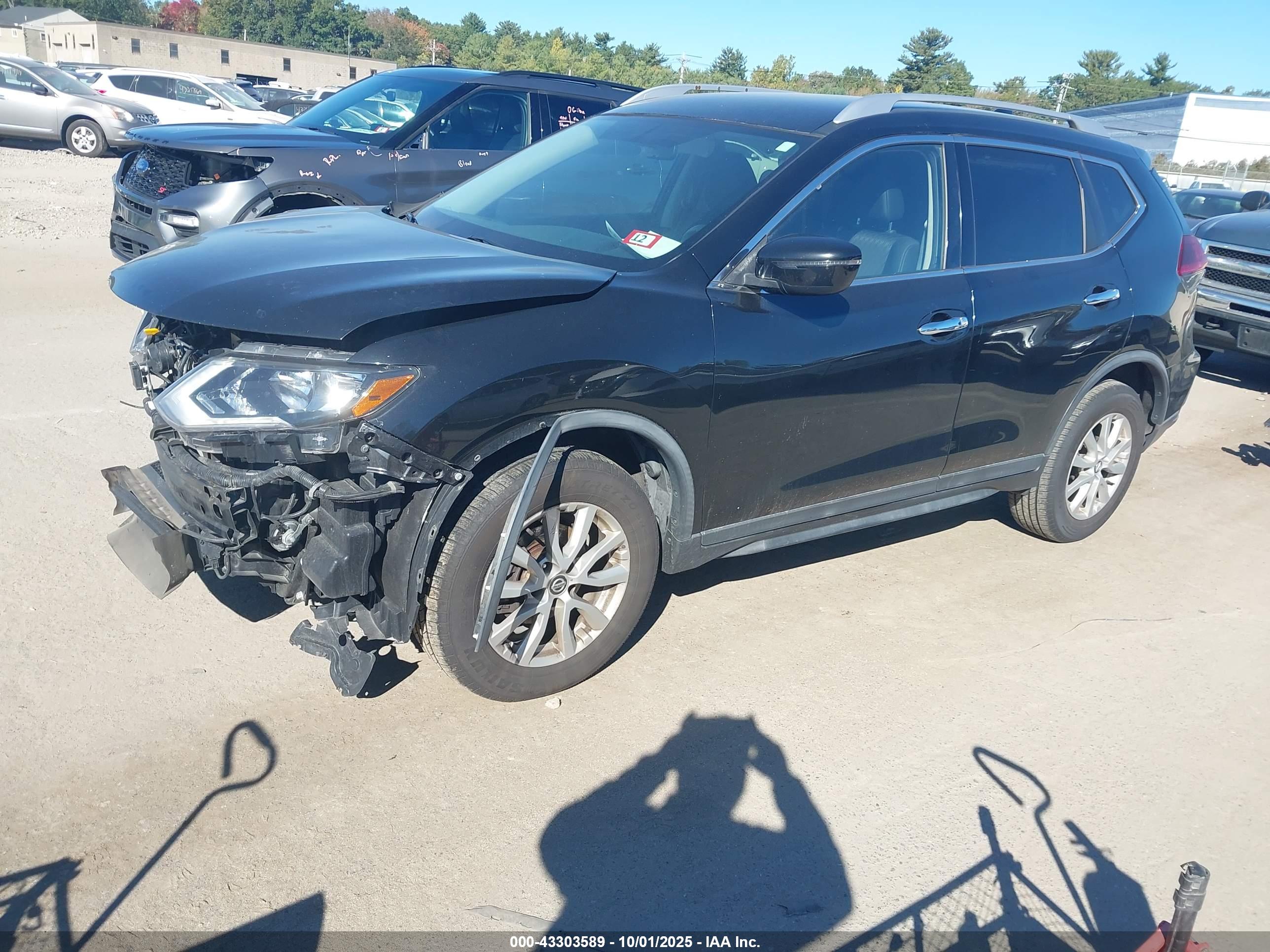 NISSAN ROGUE image 2