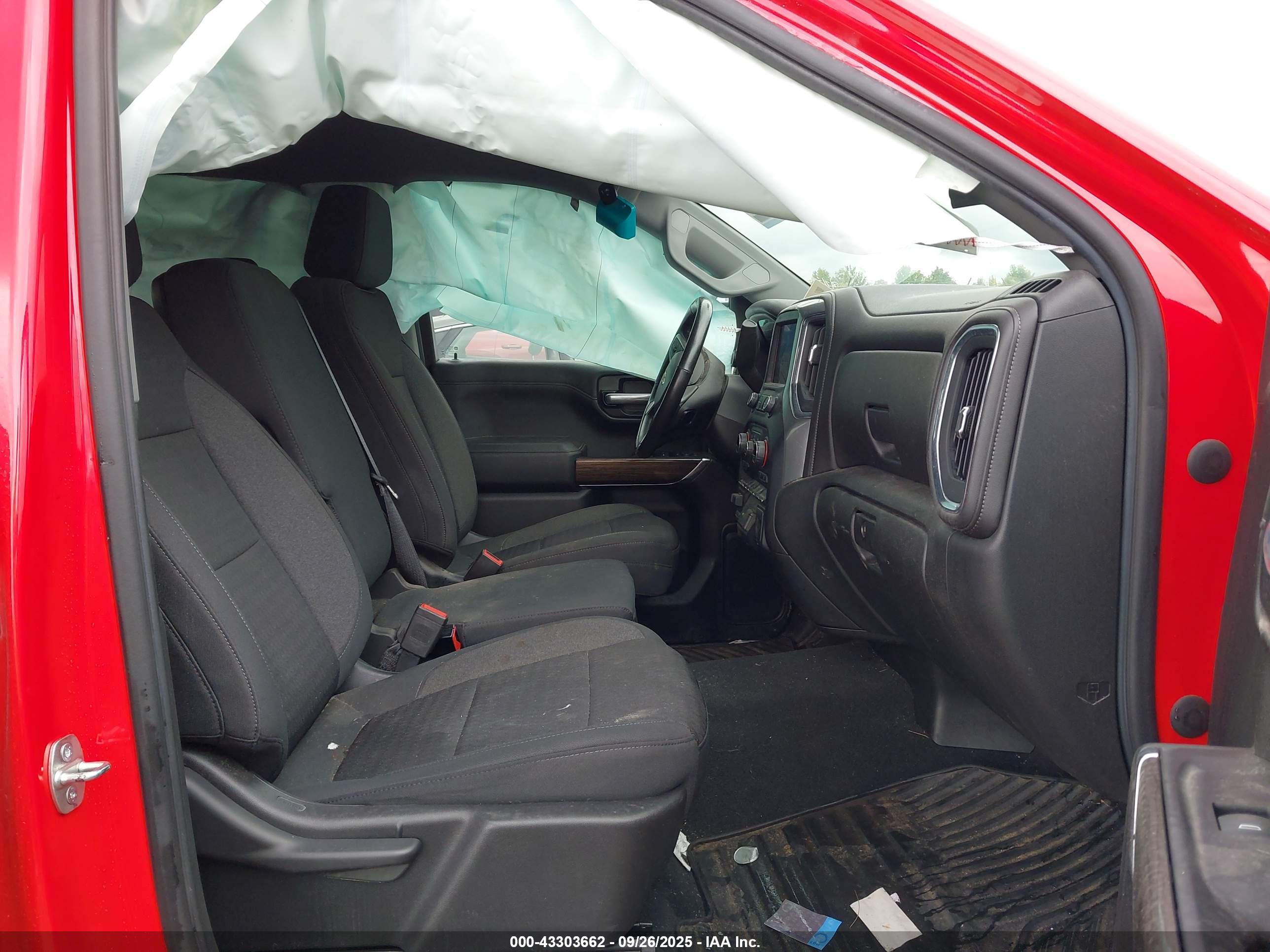 CHEVROLET SILVERADO image 5