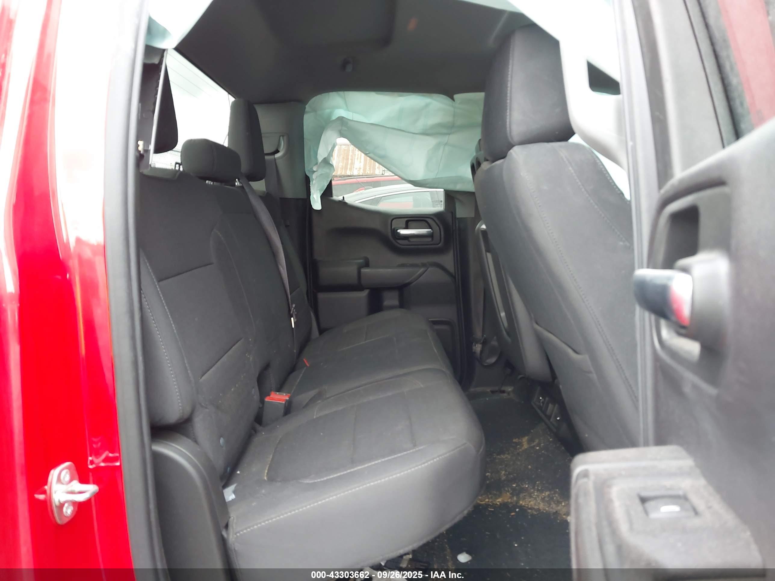 CHEVROLET SILVERADO image 8