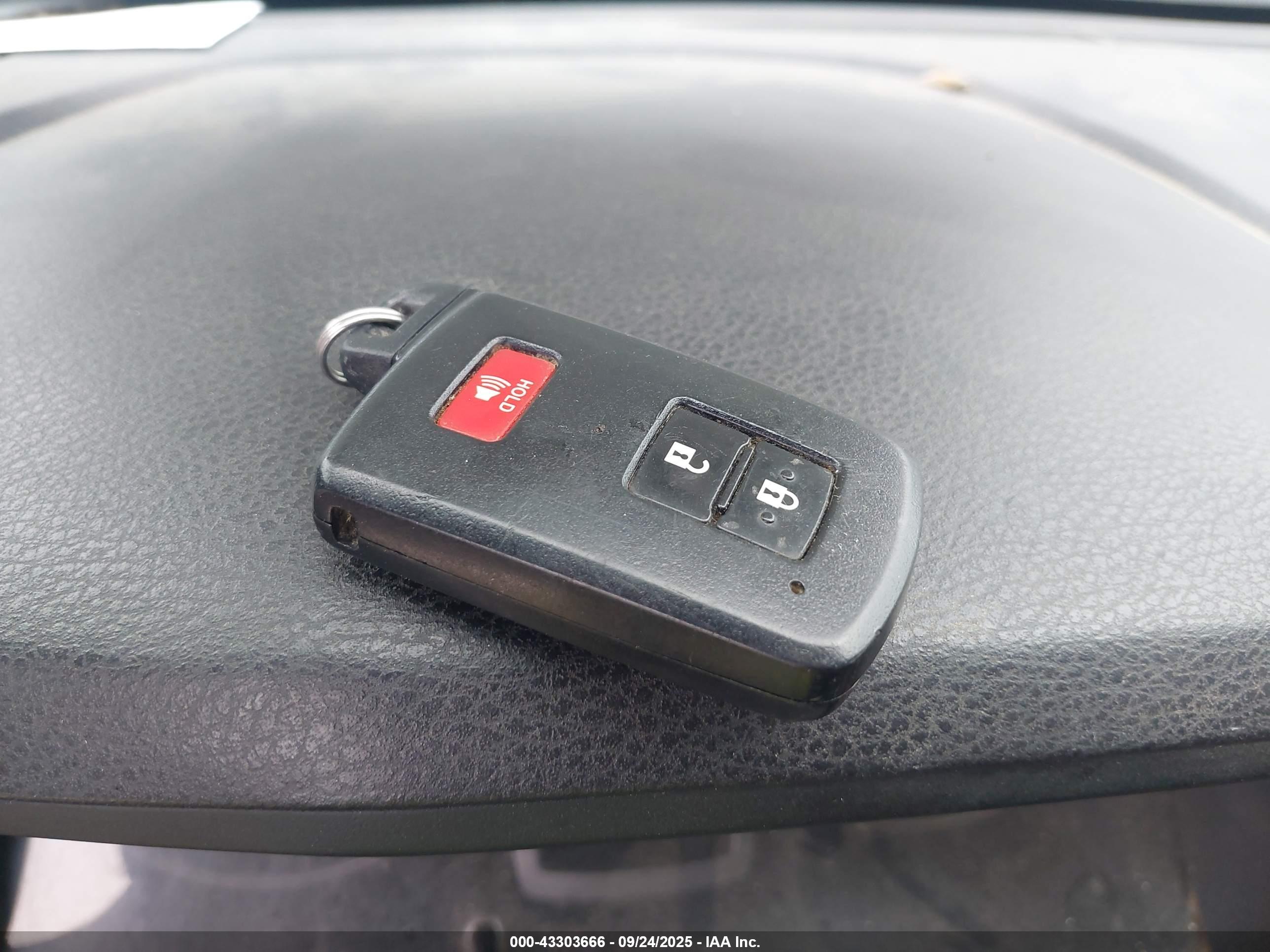 TOYOTA TACOMA image 11