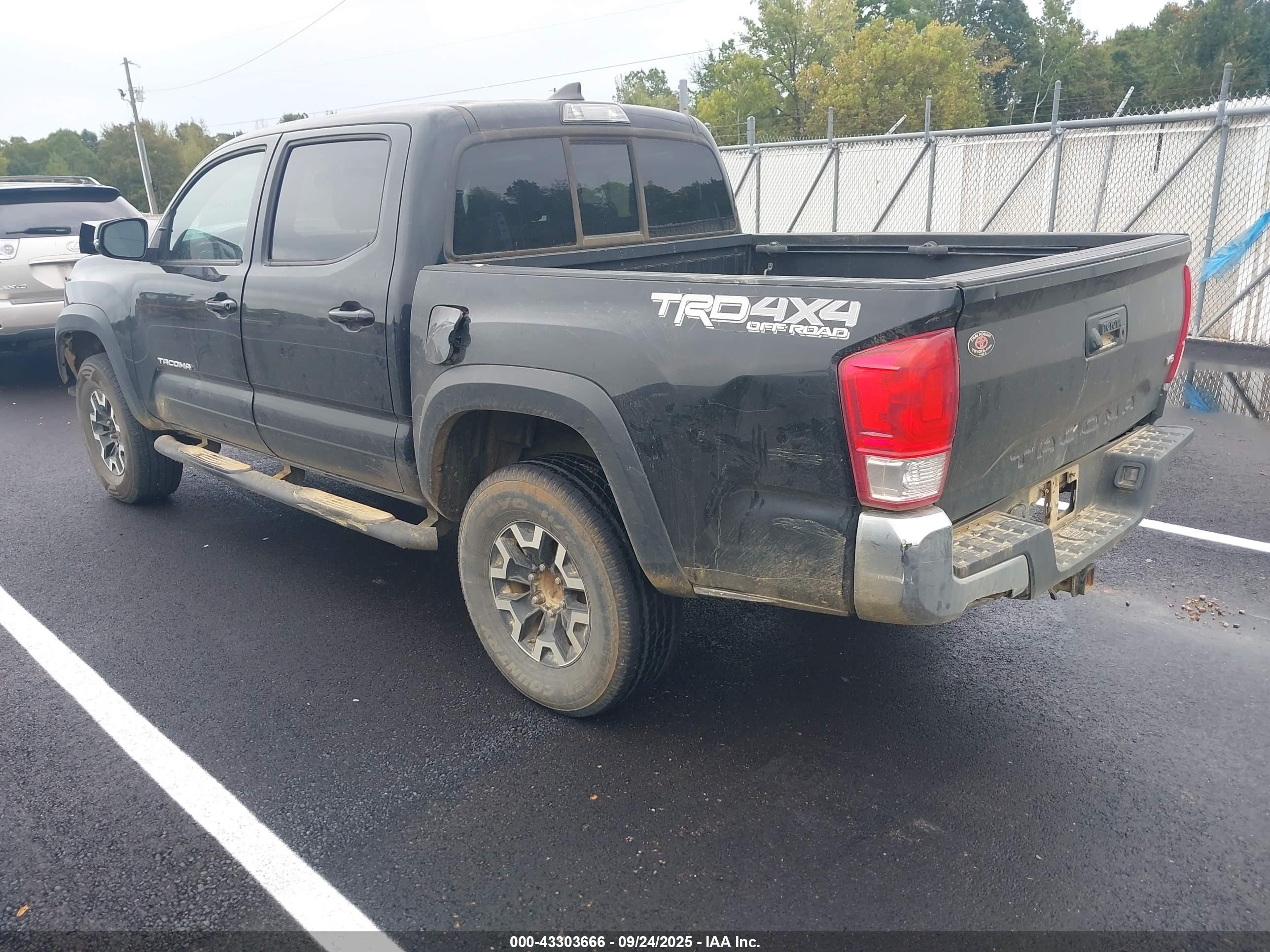 TOYOTA TACOMA image 3