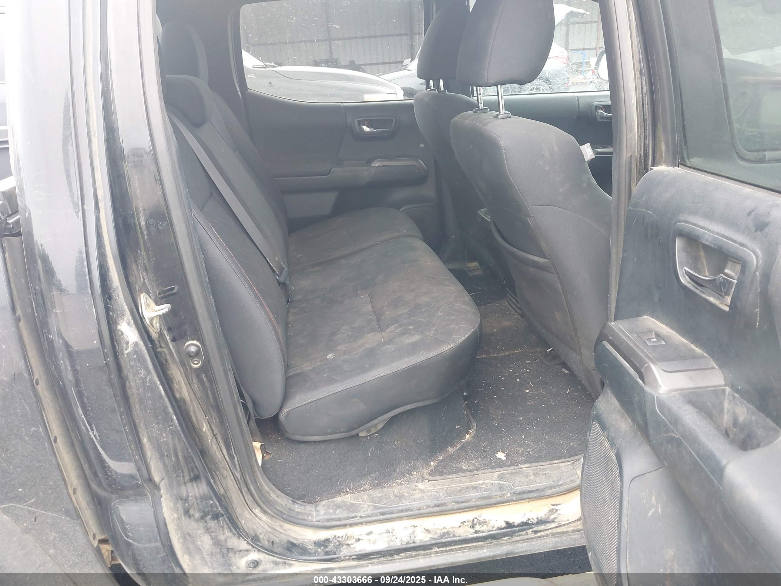 TOYOTA TACOMA image 8