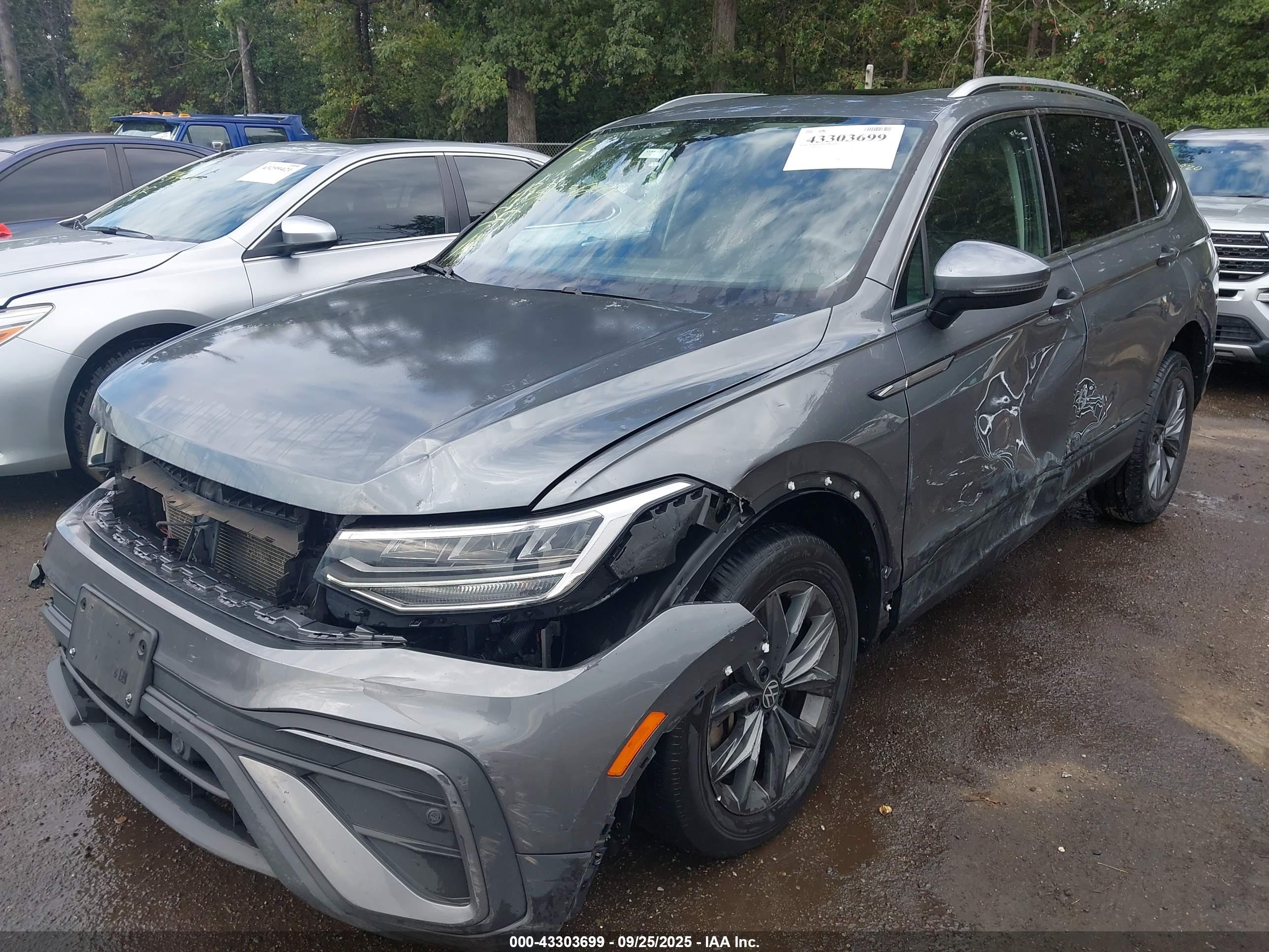 VOLKSWAGEN TIGUAN image 6