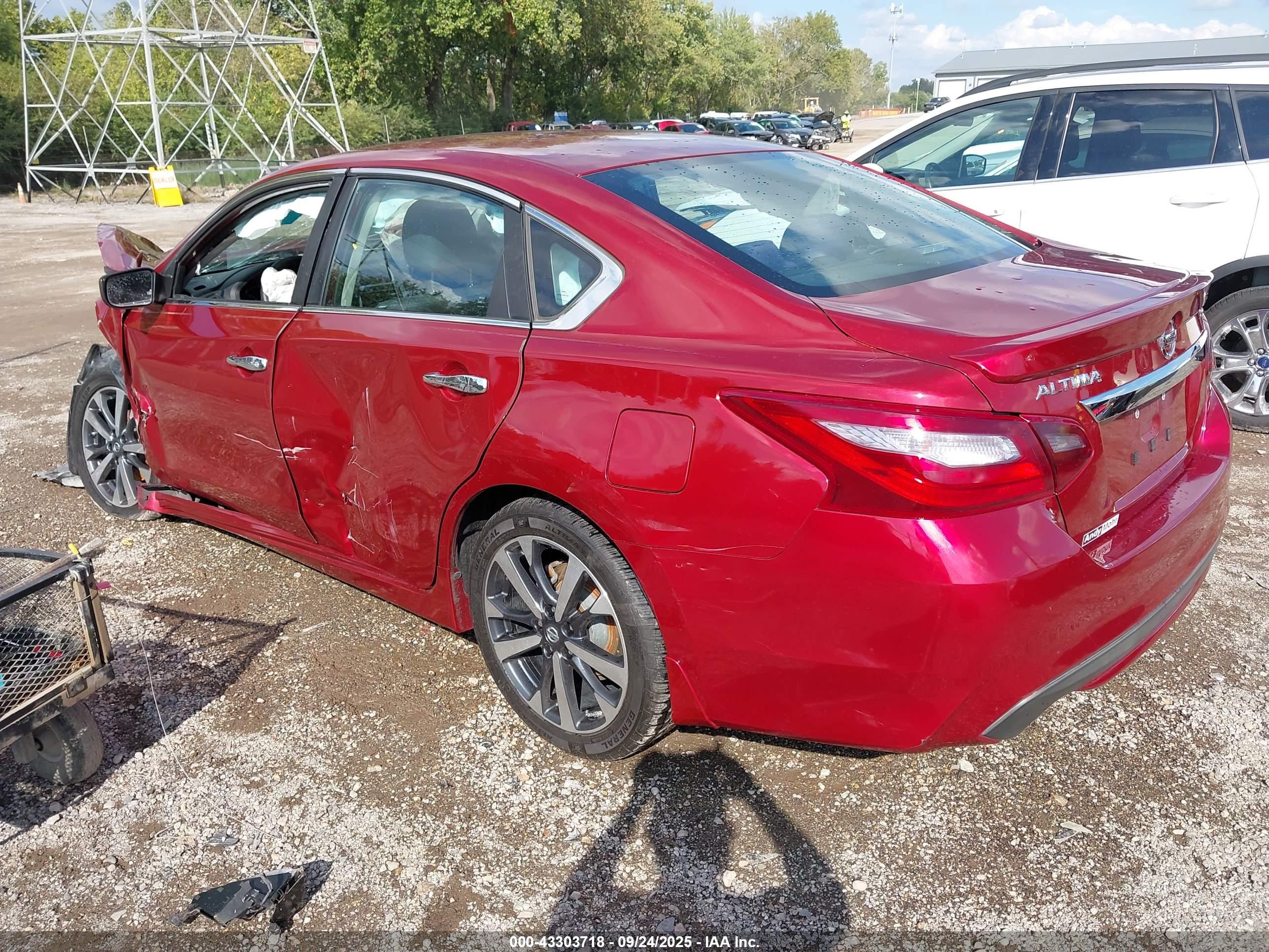 NISSAN ALTIMA image 3