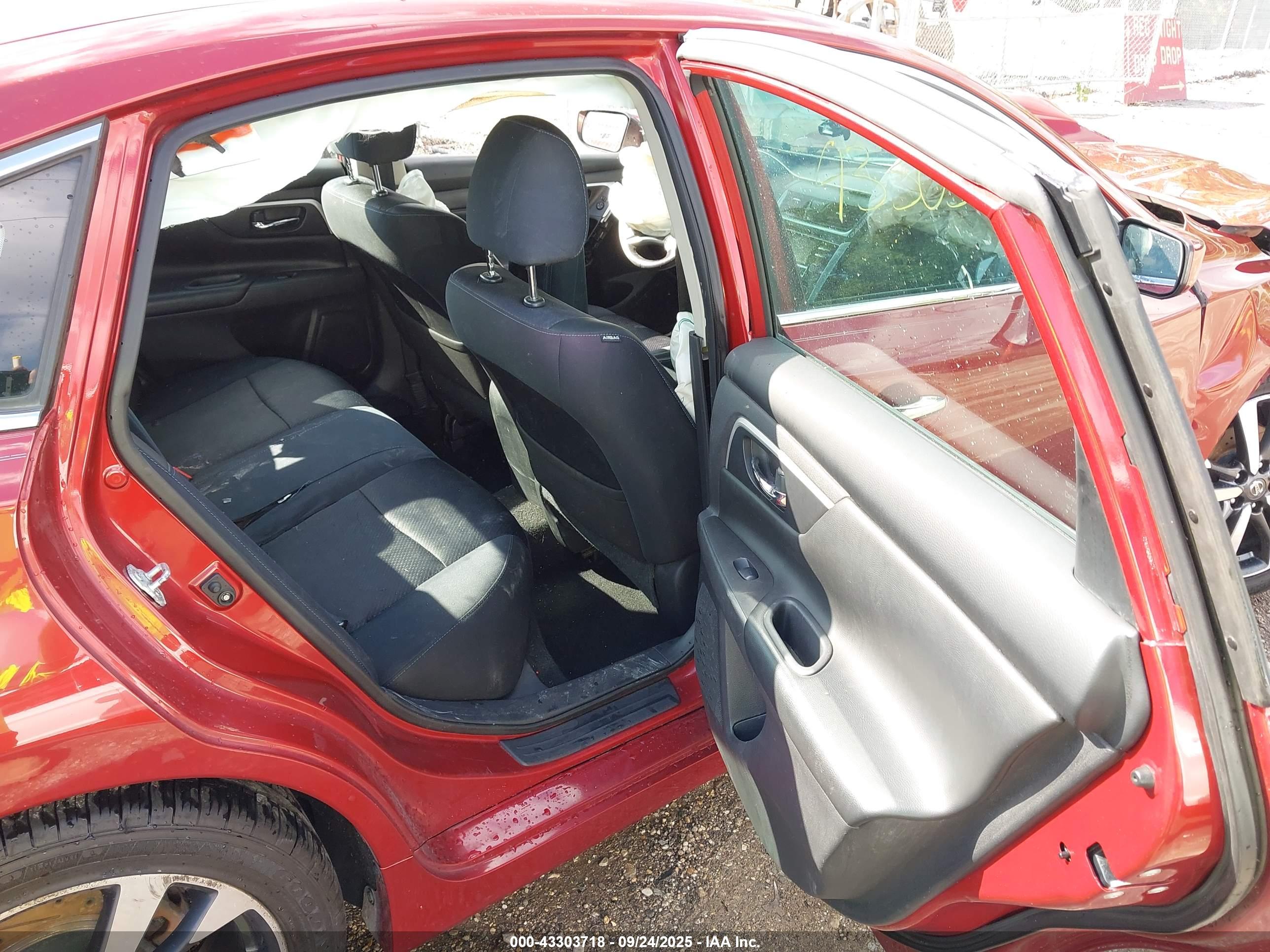 NISSAN ALTIMA image 8