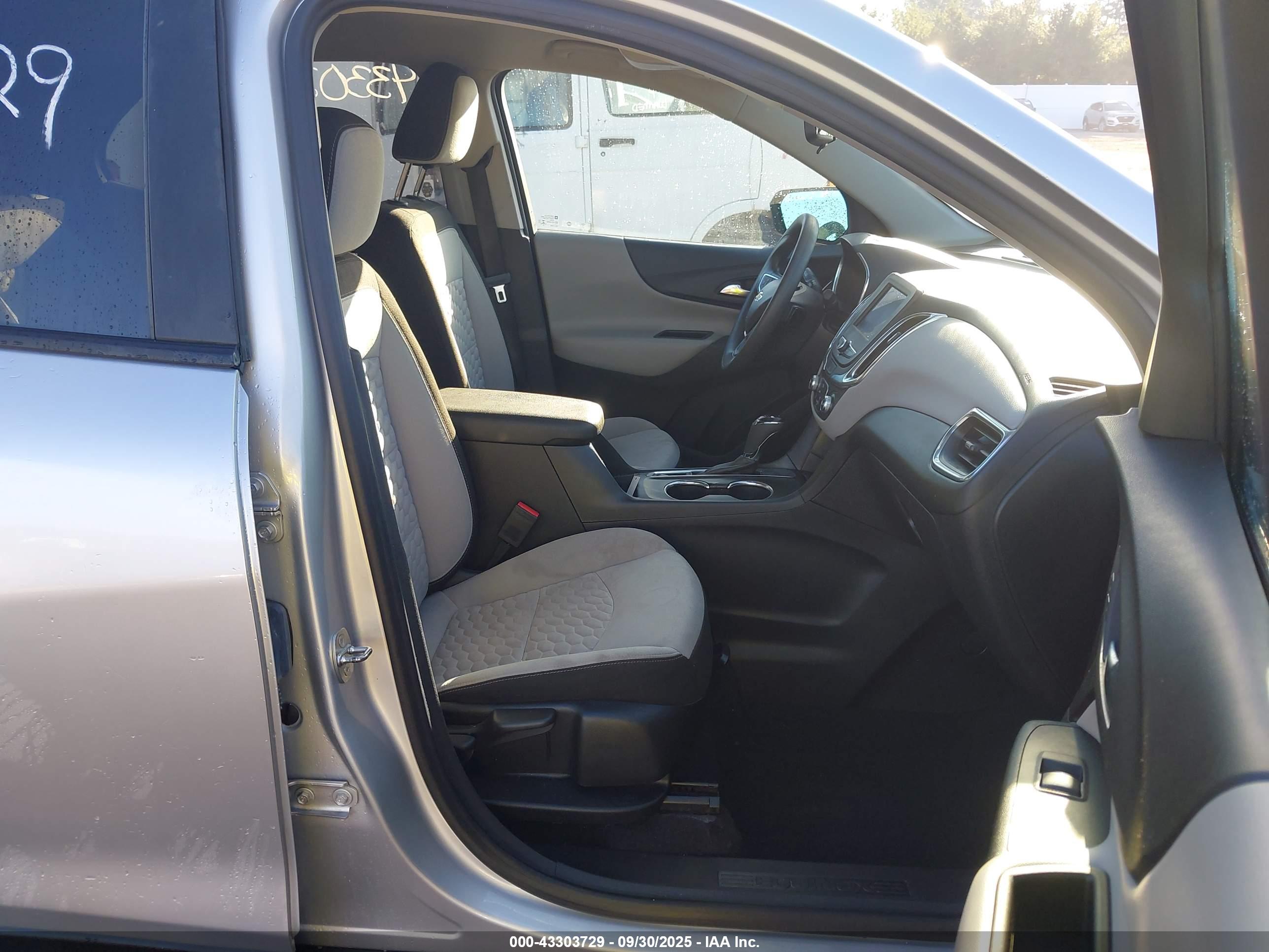 CHEVROLET EQUINOX image 5