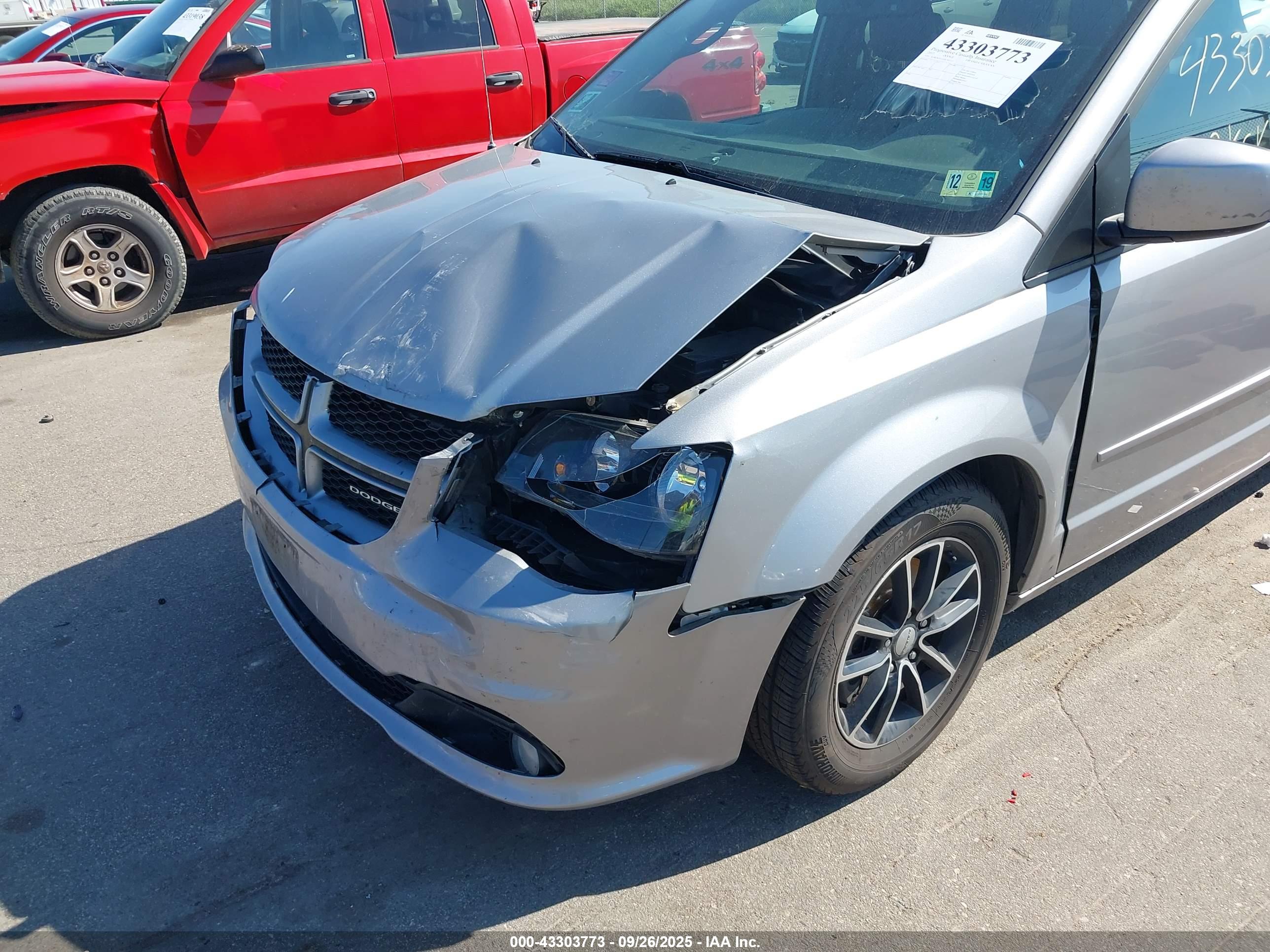 DODGE GRAND image 6