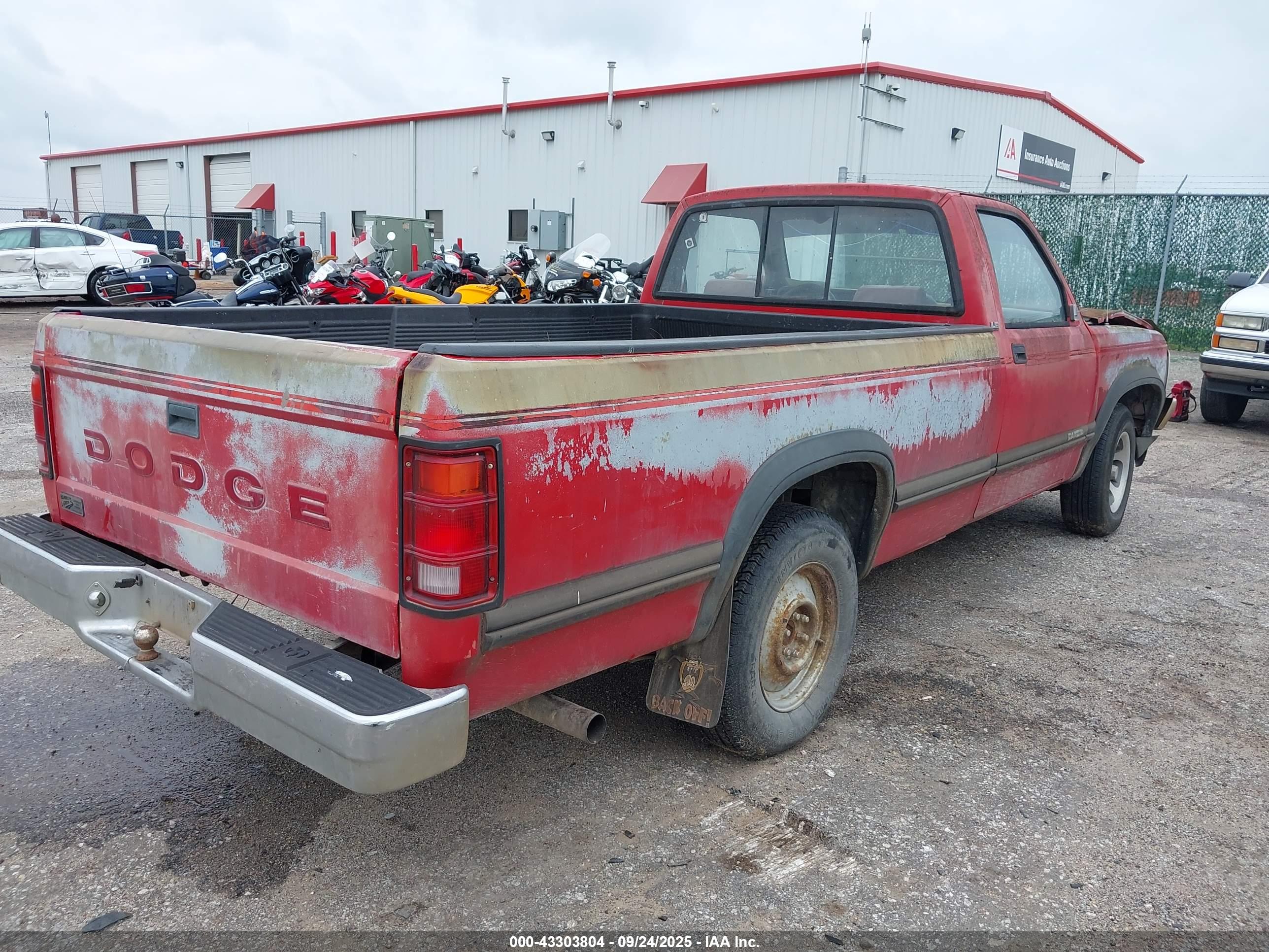 DODGE DAKOTA image 4