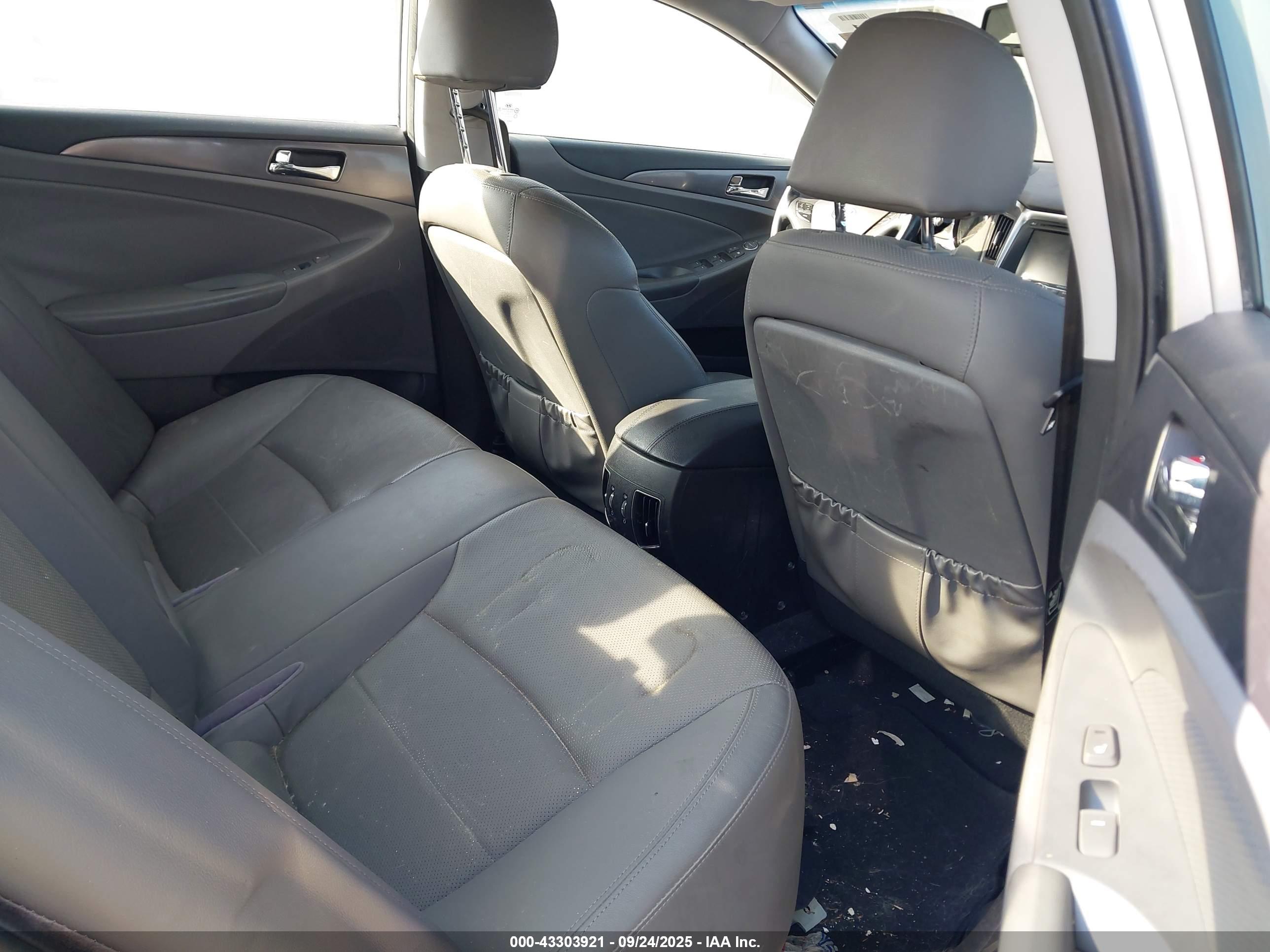 HYUNDAI SONATA image 8