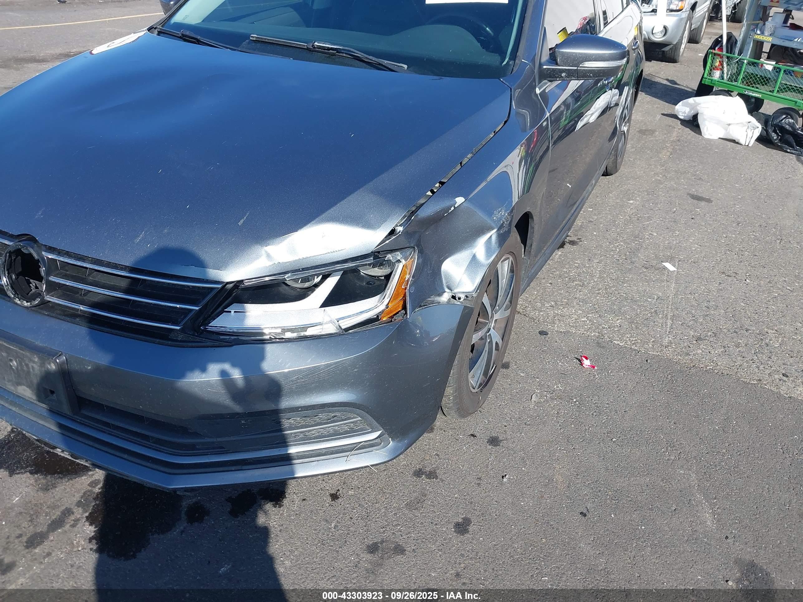 VOLKSWAGEN JETTA image 6