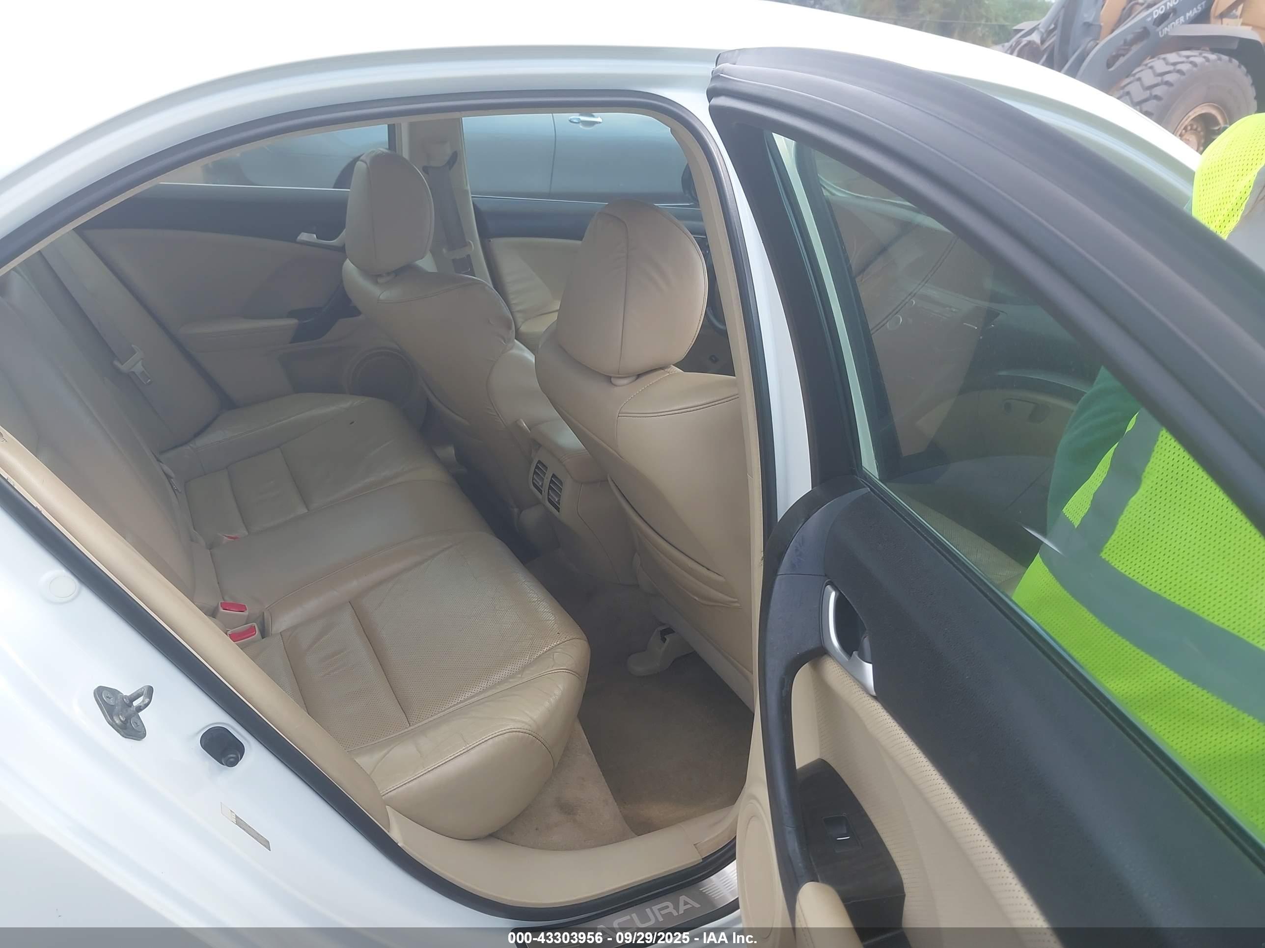 ACURA TSX image 8