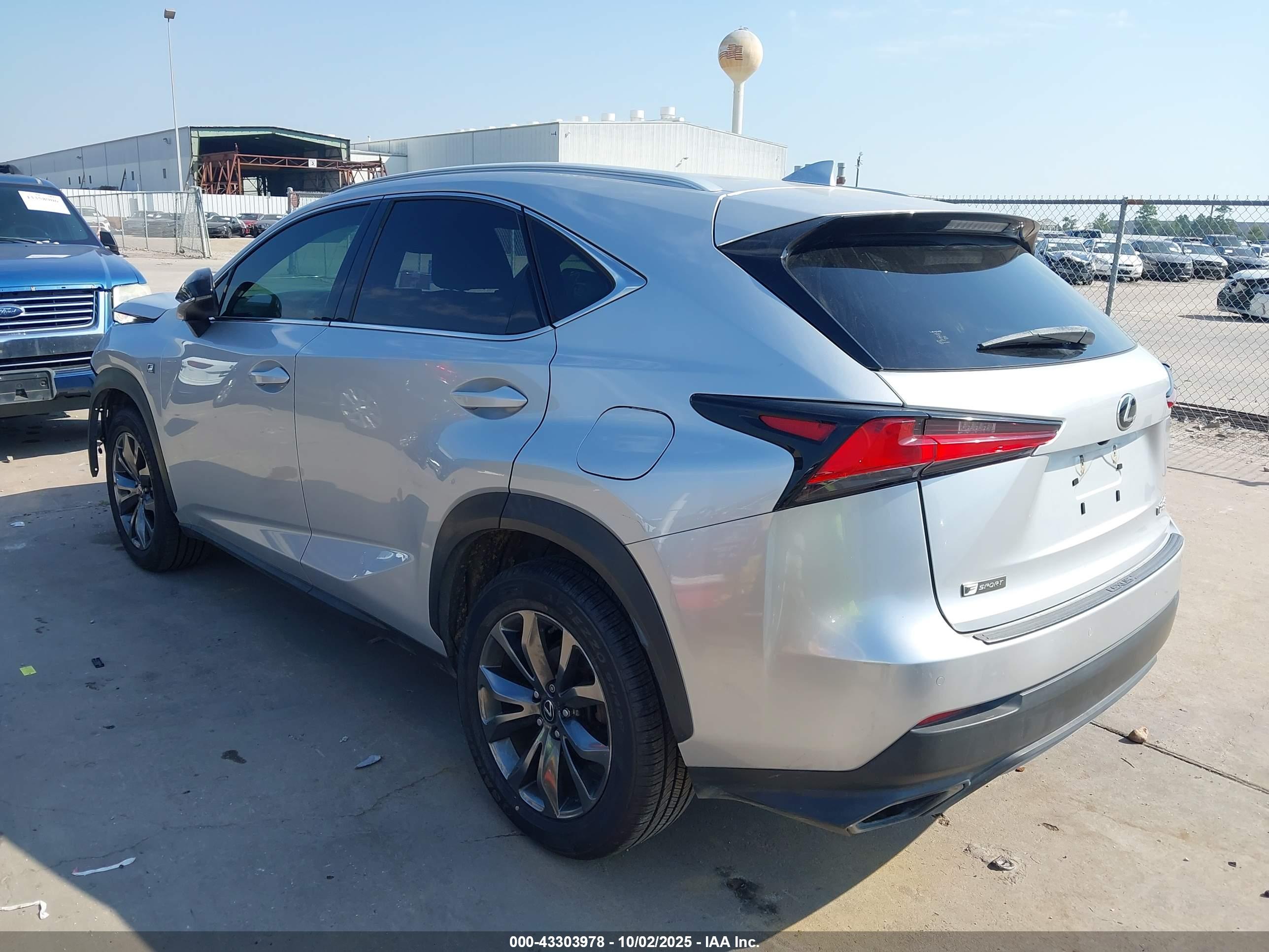 LEXUS NX image 3