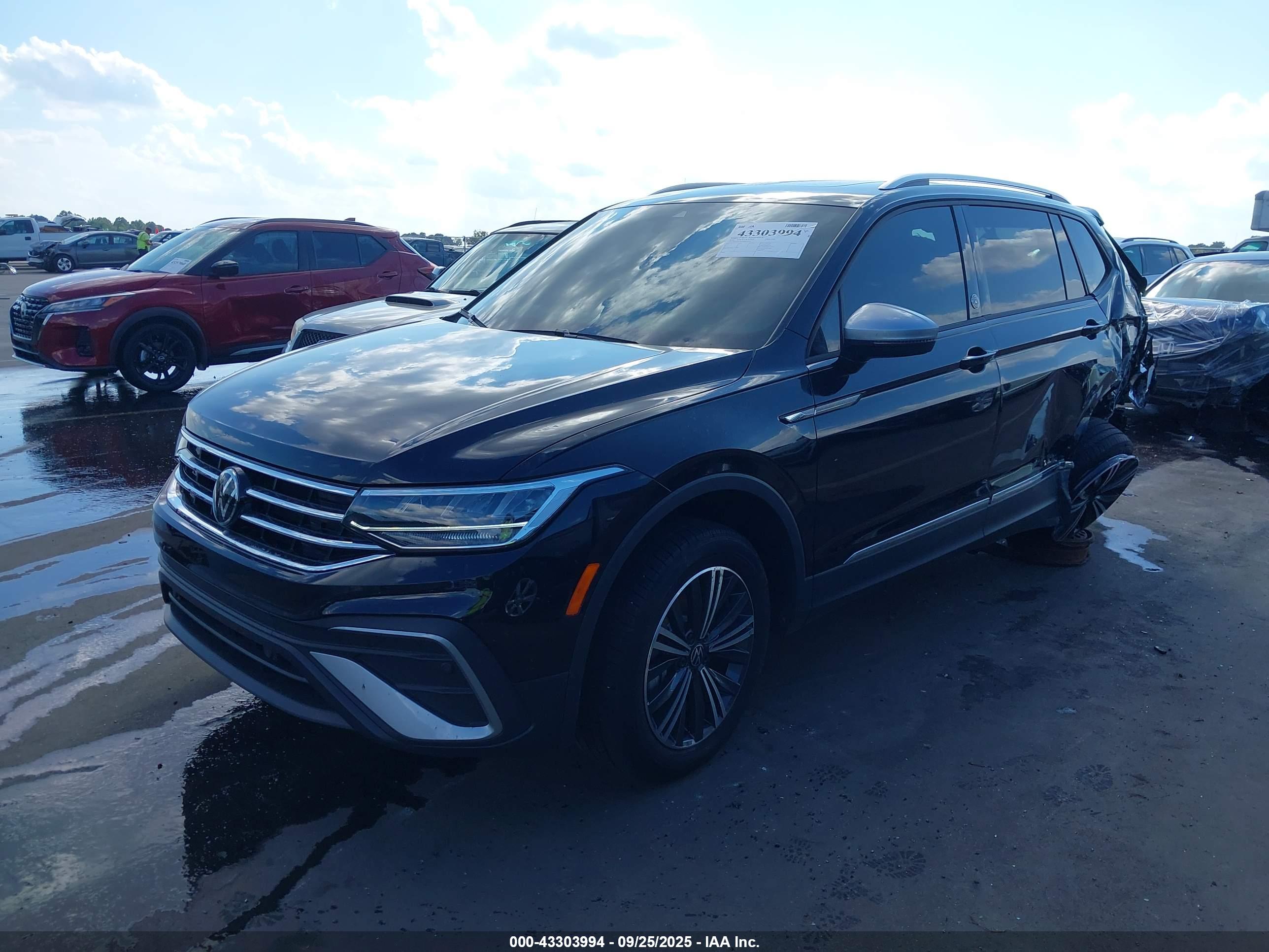 VOLKSWAGEN TIGUAN image 2
