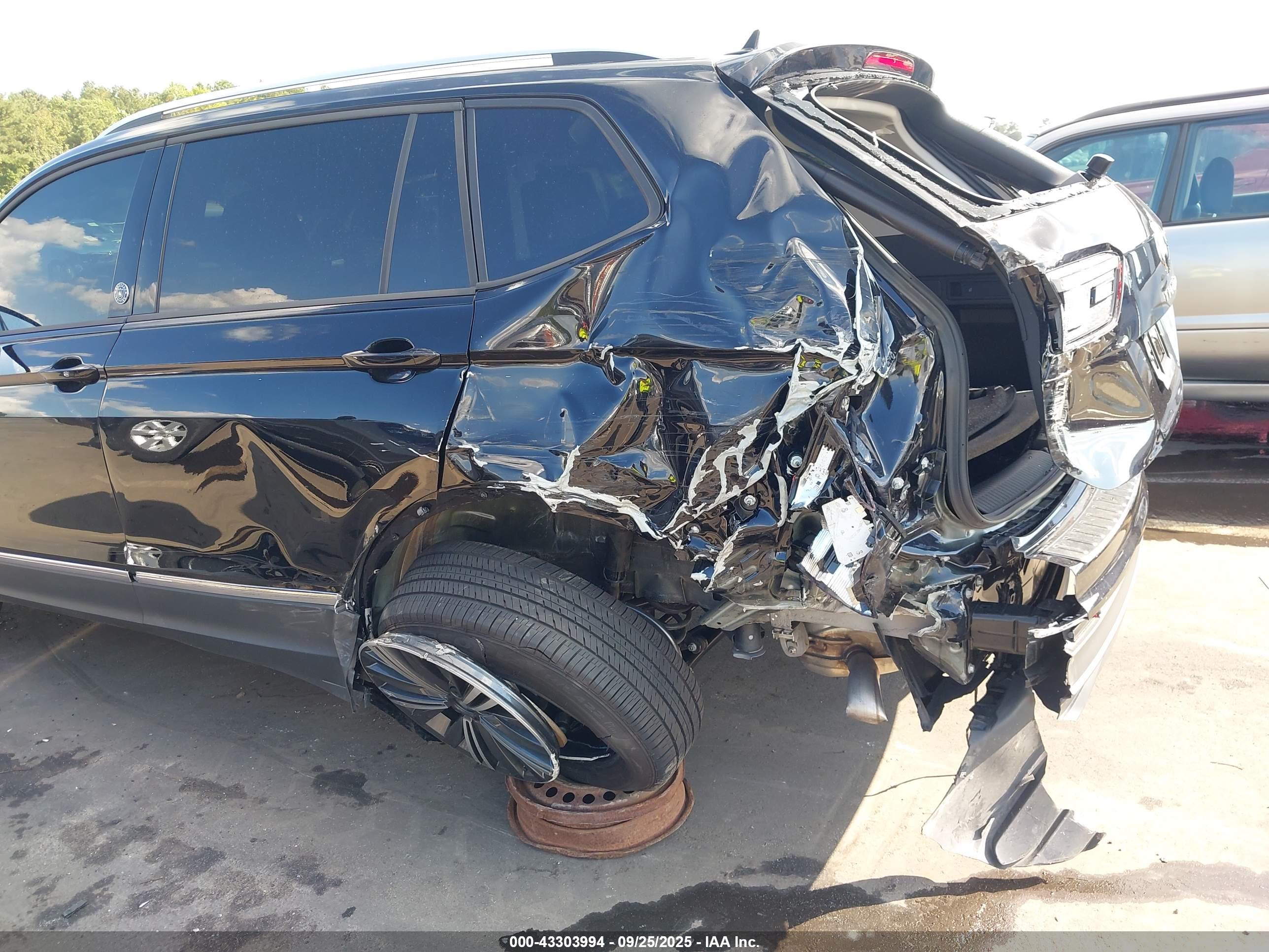 VOLKSWAGEN TIGUAN image 6