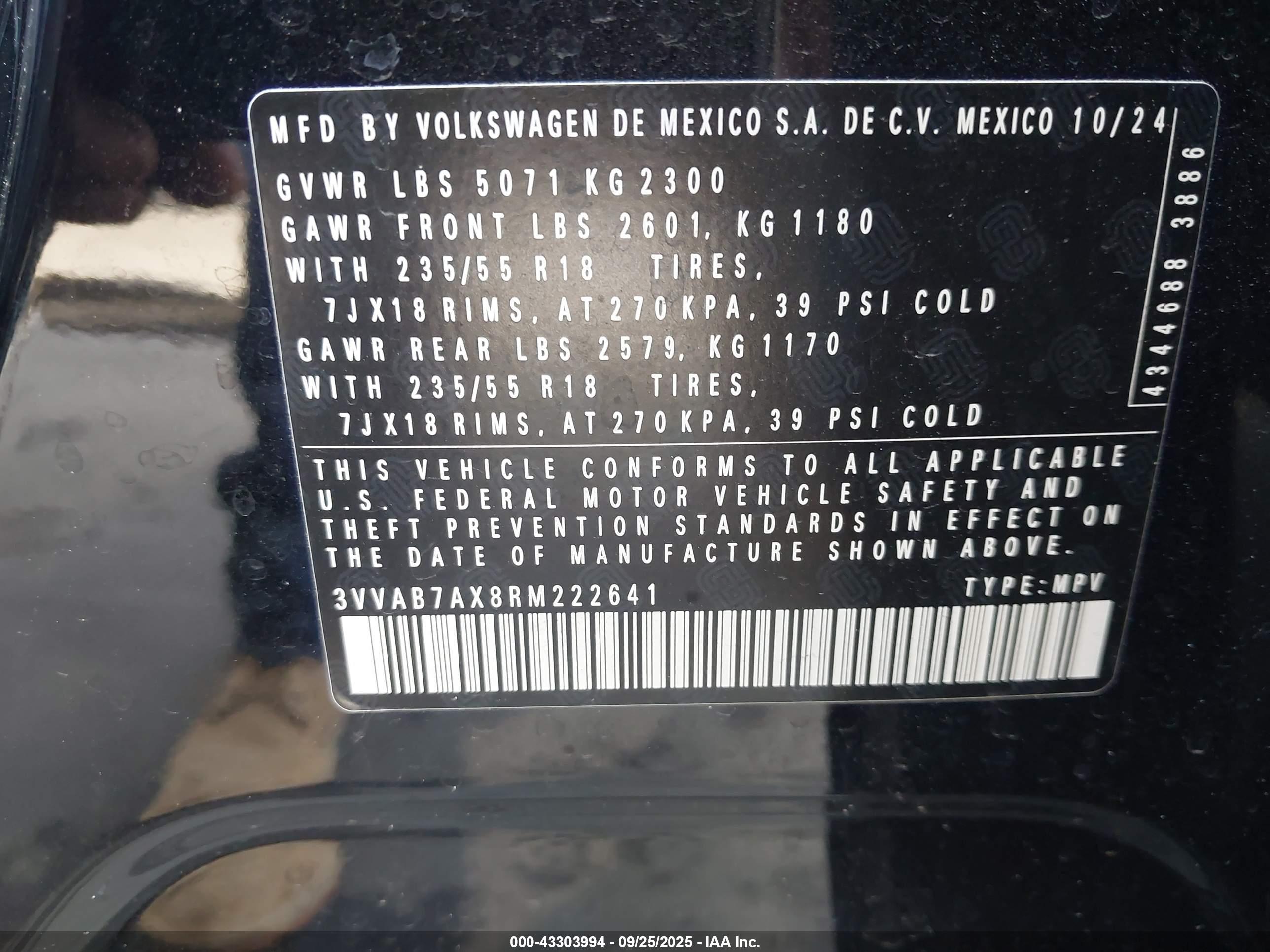 VOLKSWAGEN TIGUAN image 9