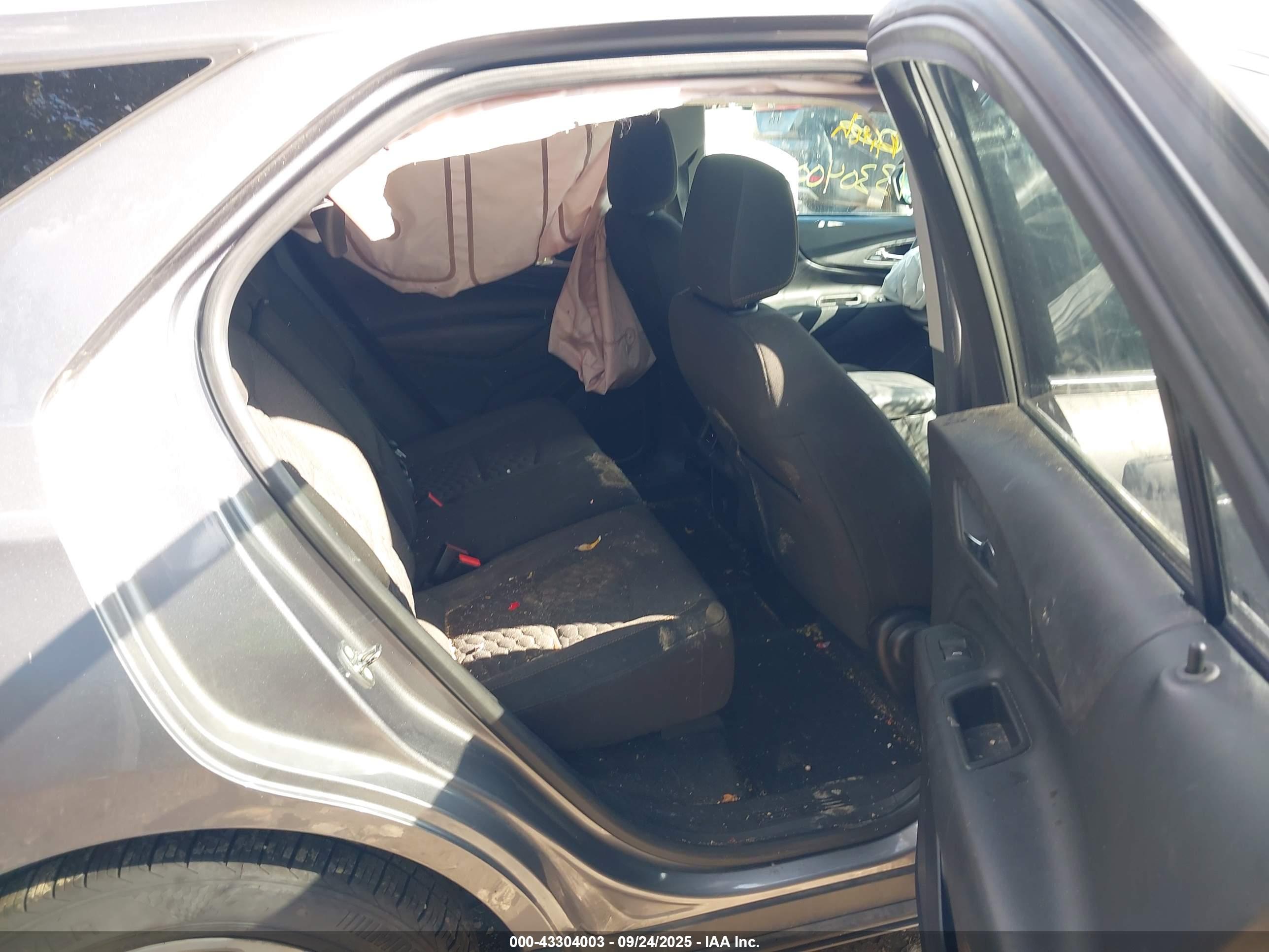 CHEVROLET EQUINOX image 8
