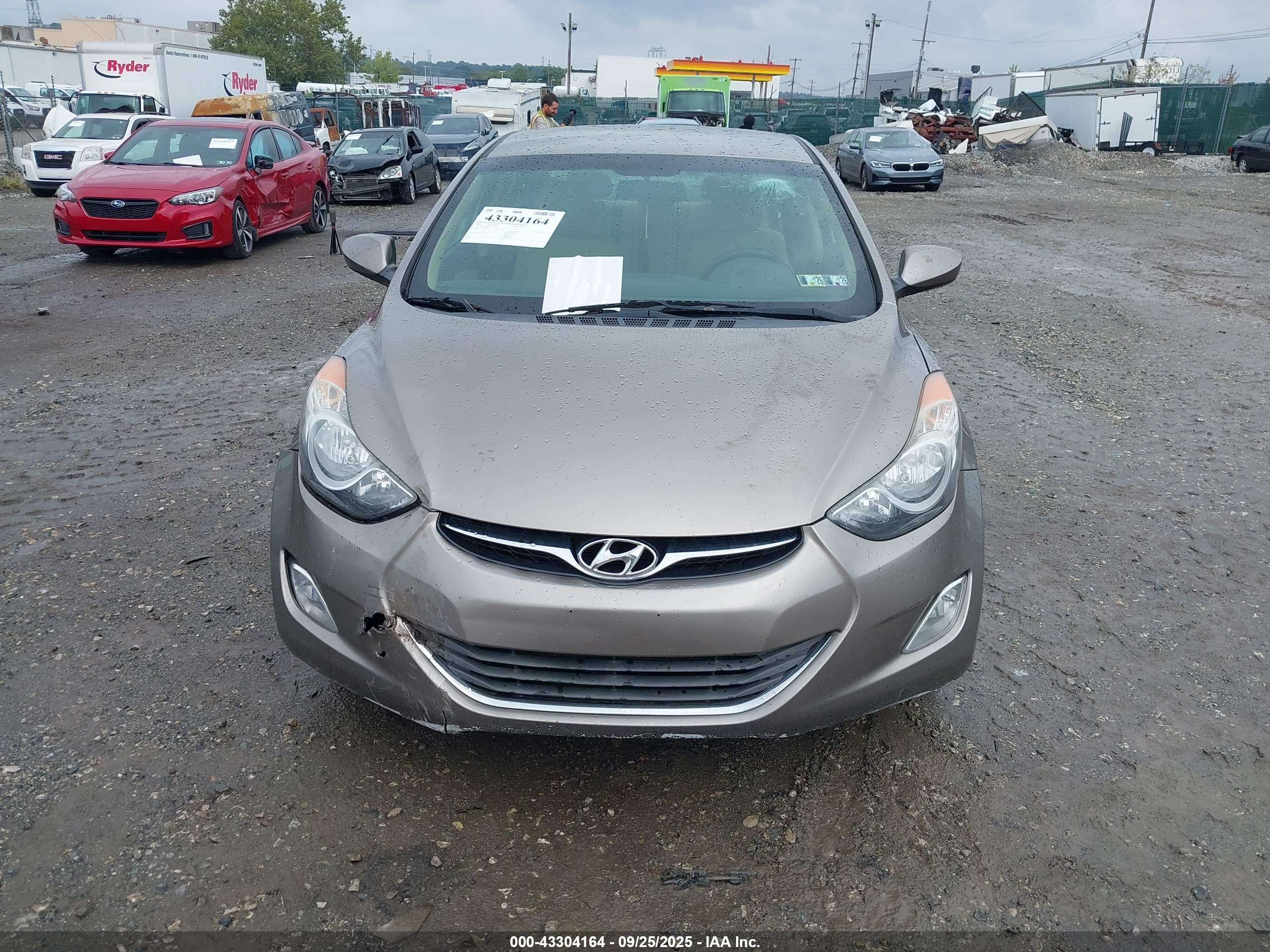 HYUNDAI ELANTRA image 6