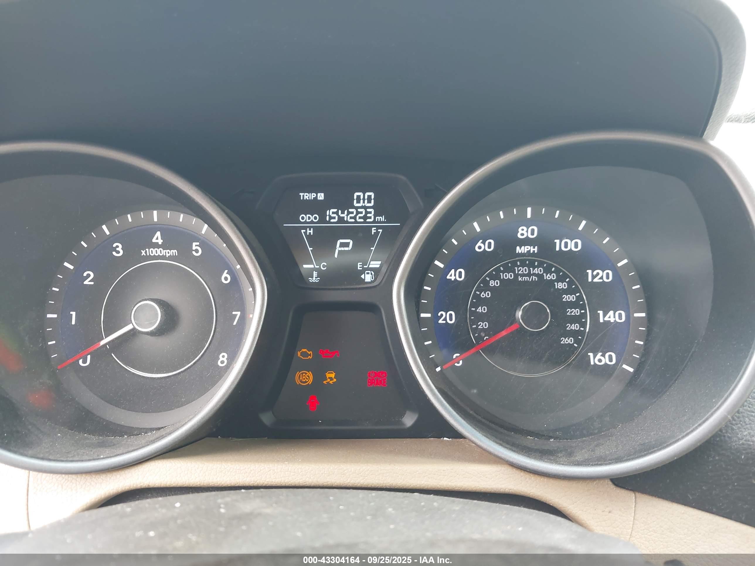 HYUNDAI ELANTRA image 7