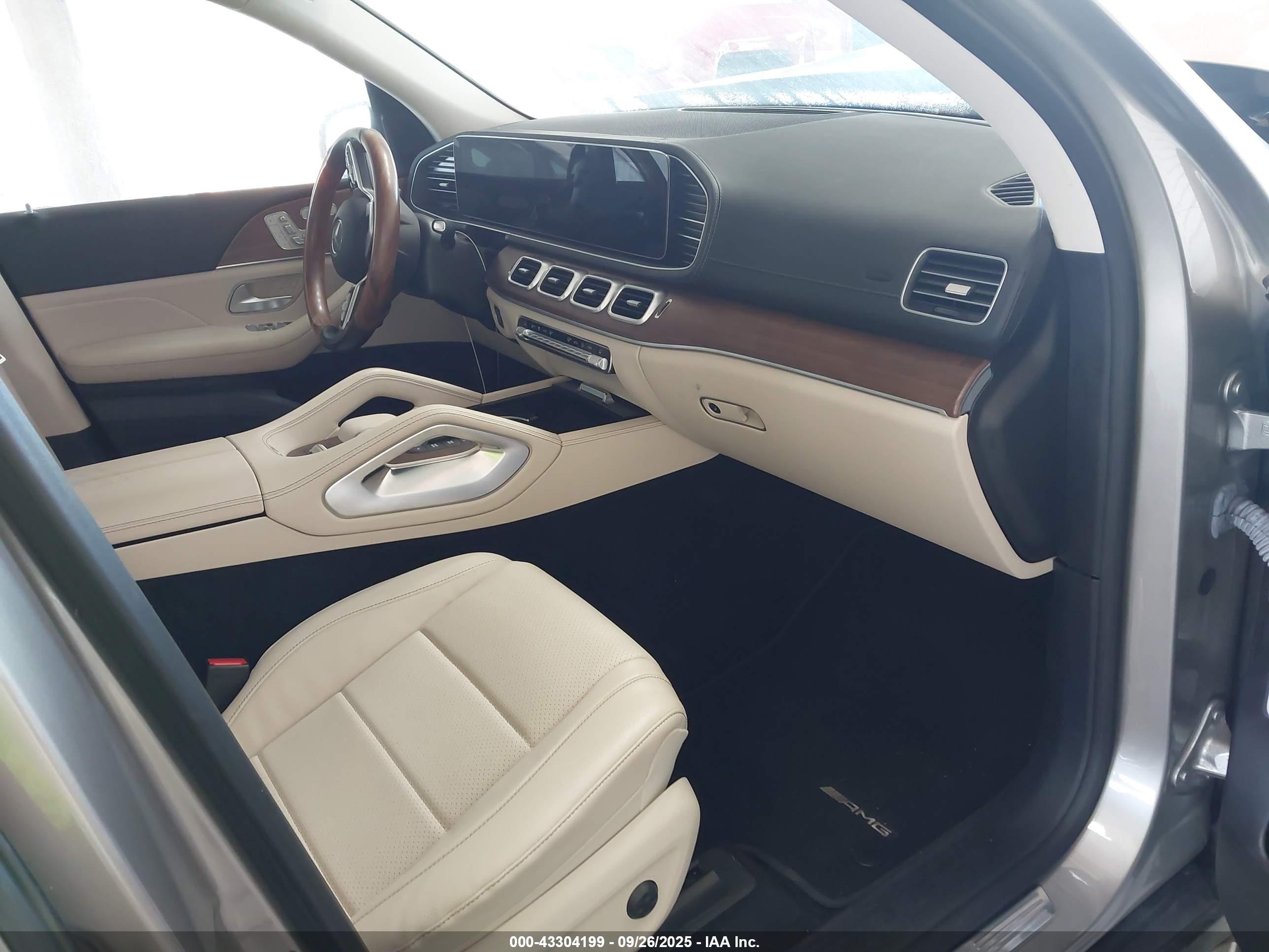 MERCEDES-BENZ GLS image 5