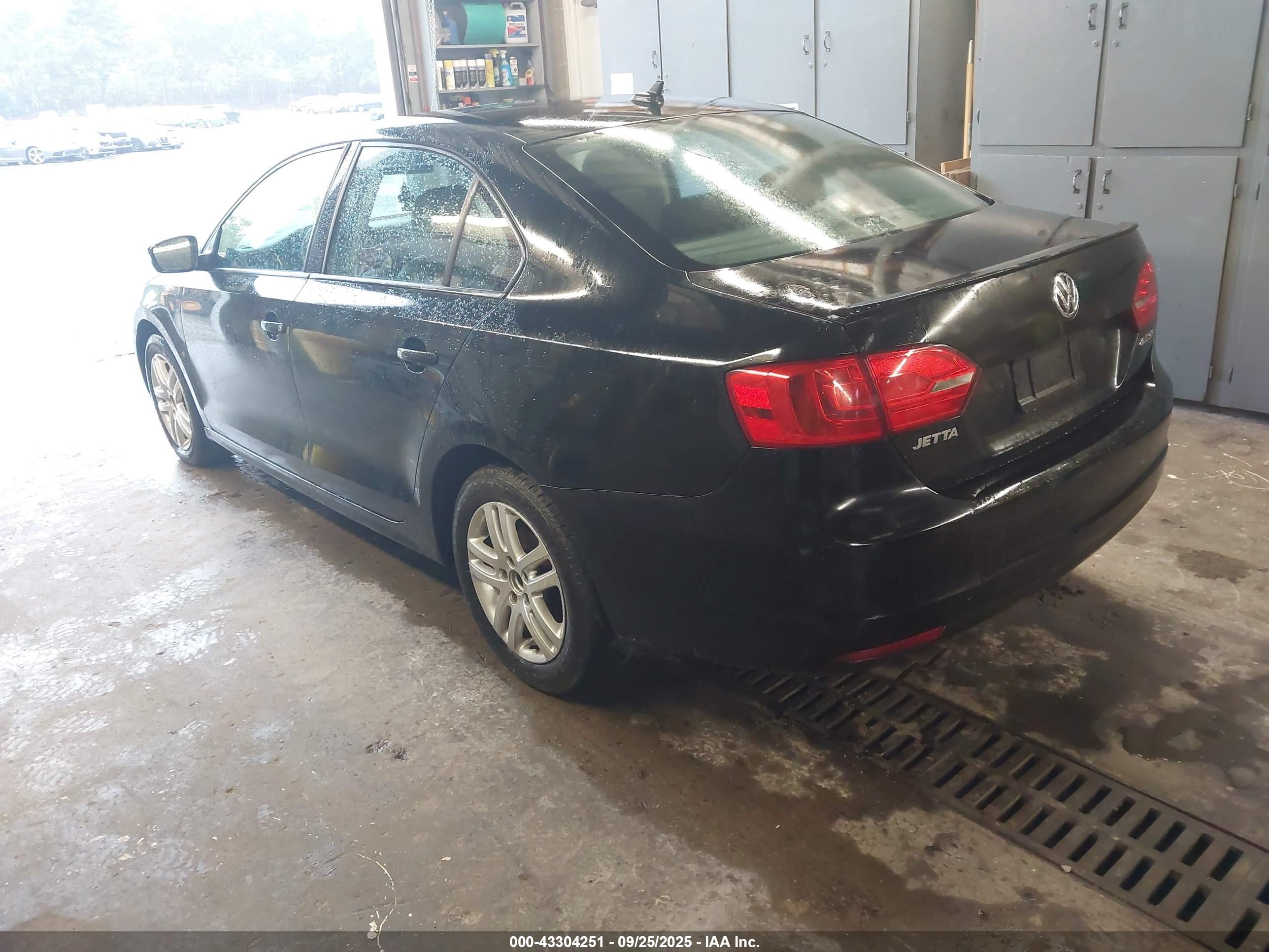 VOLKSWAGEN JETTA image 3