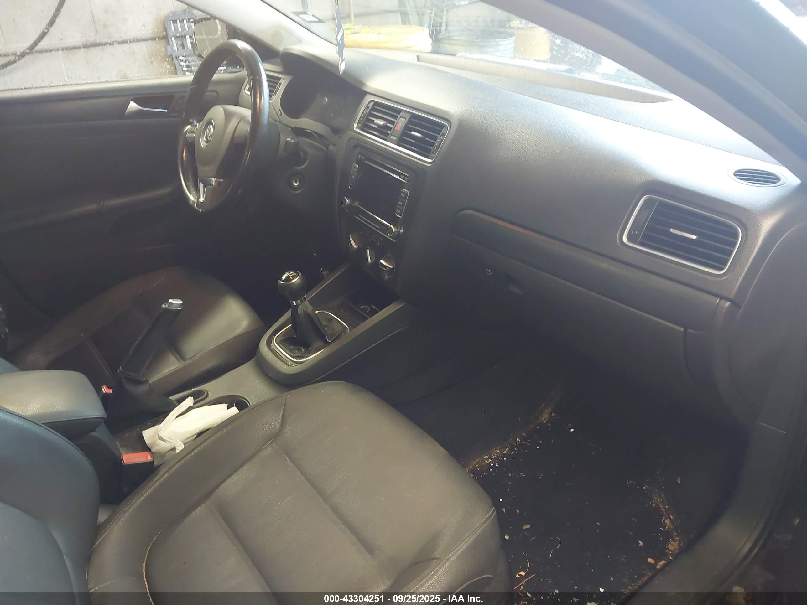 VOLKSWAGEN JETTA image 5