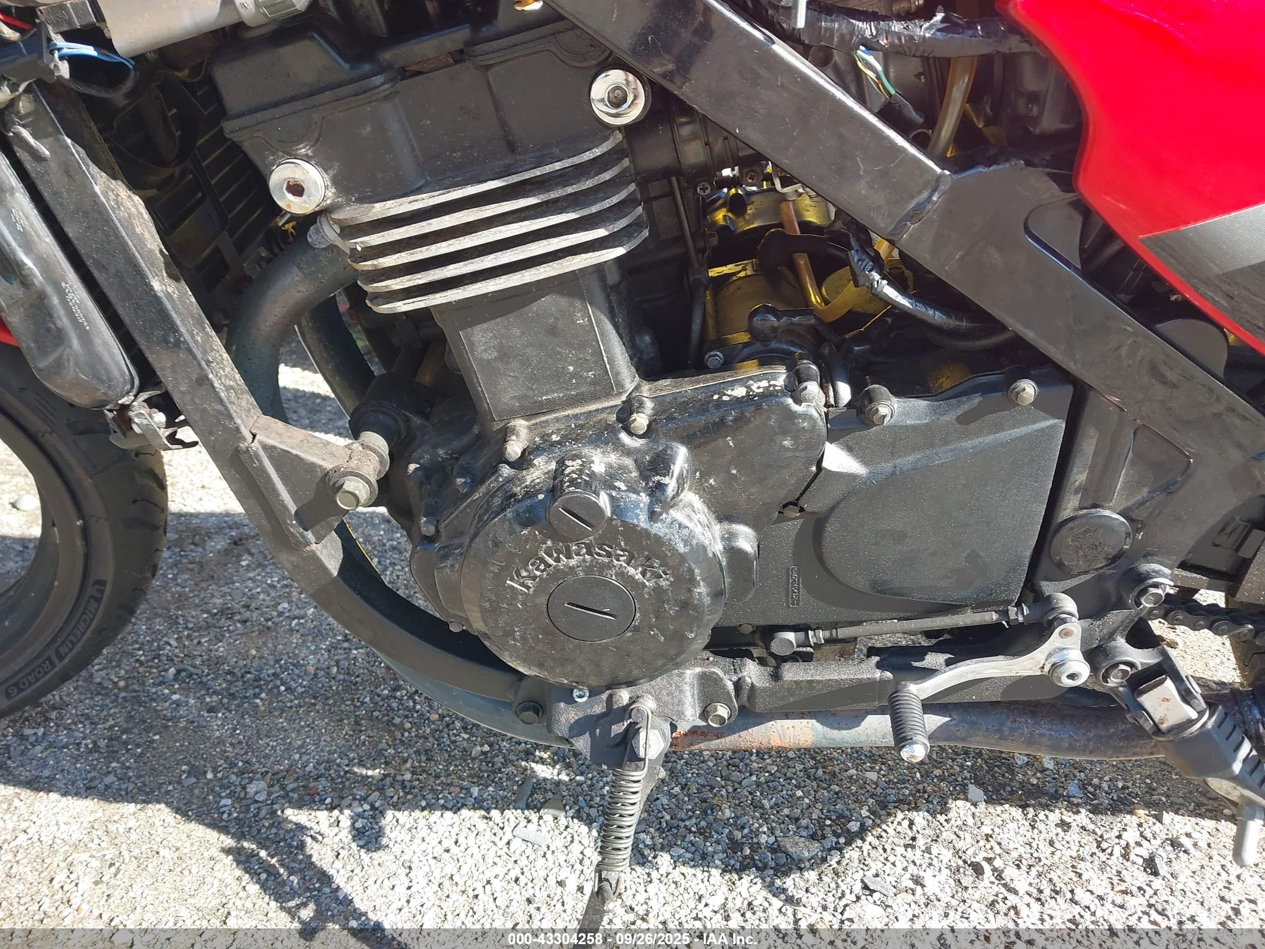 KAWASAKI EX500 image 9