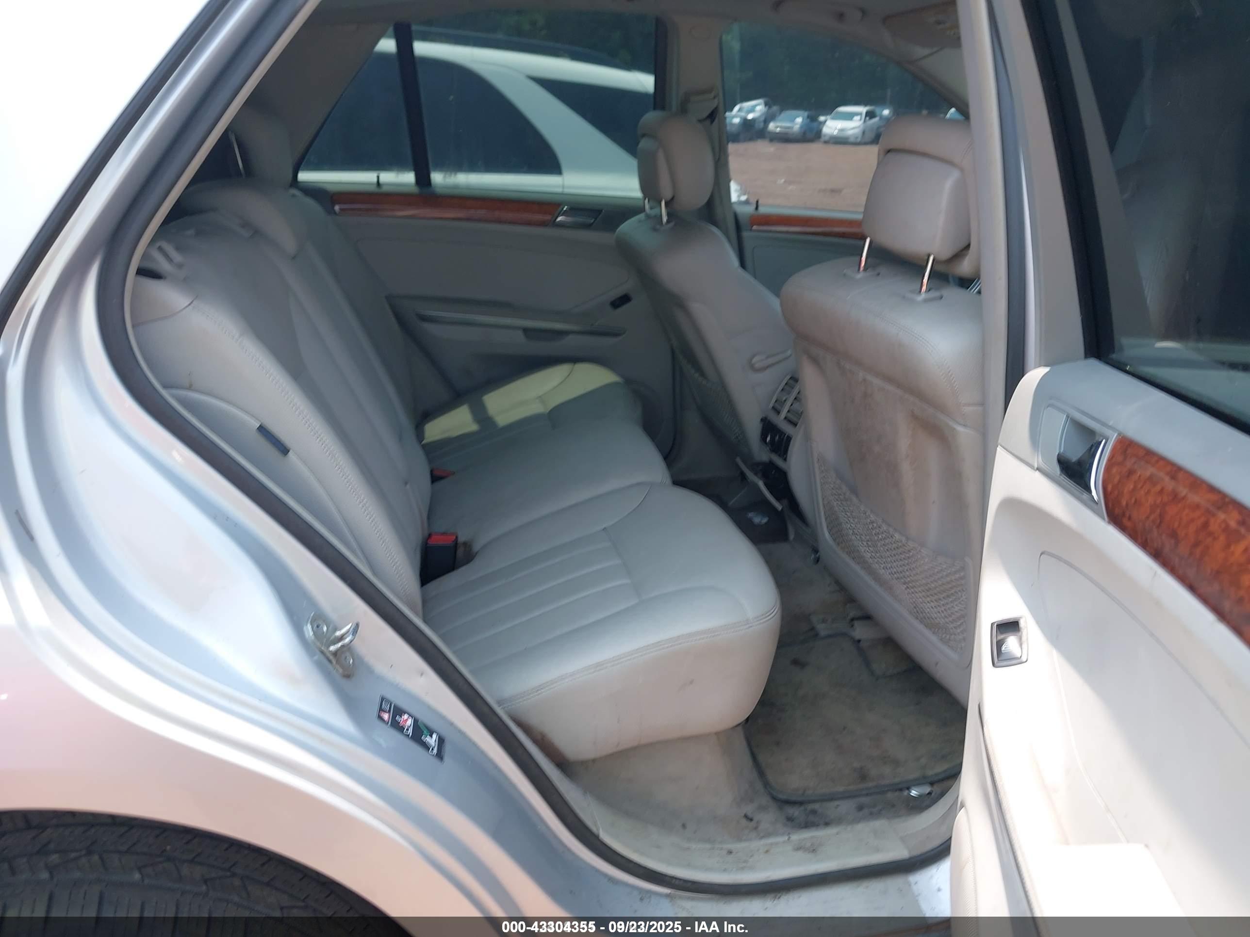MERCEDES-BENZ ML image 8