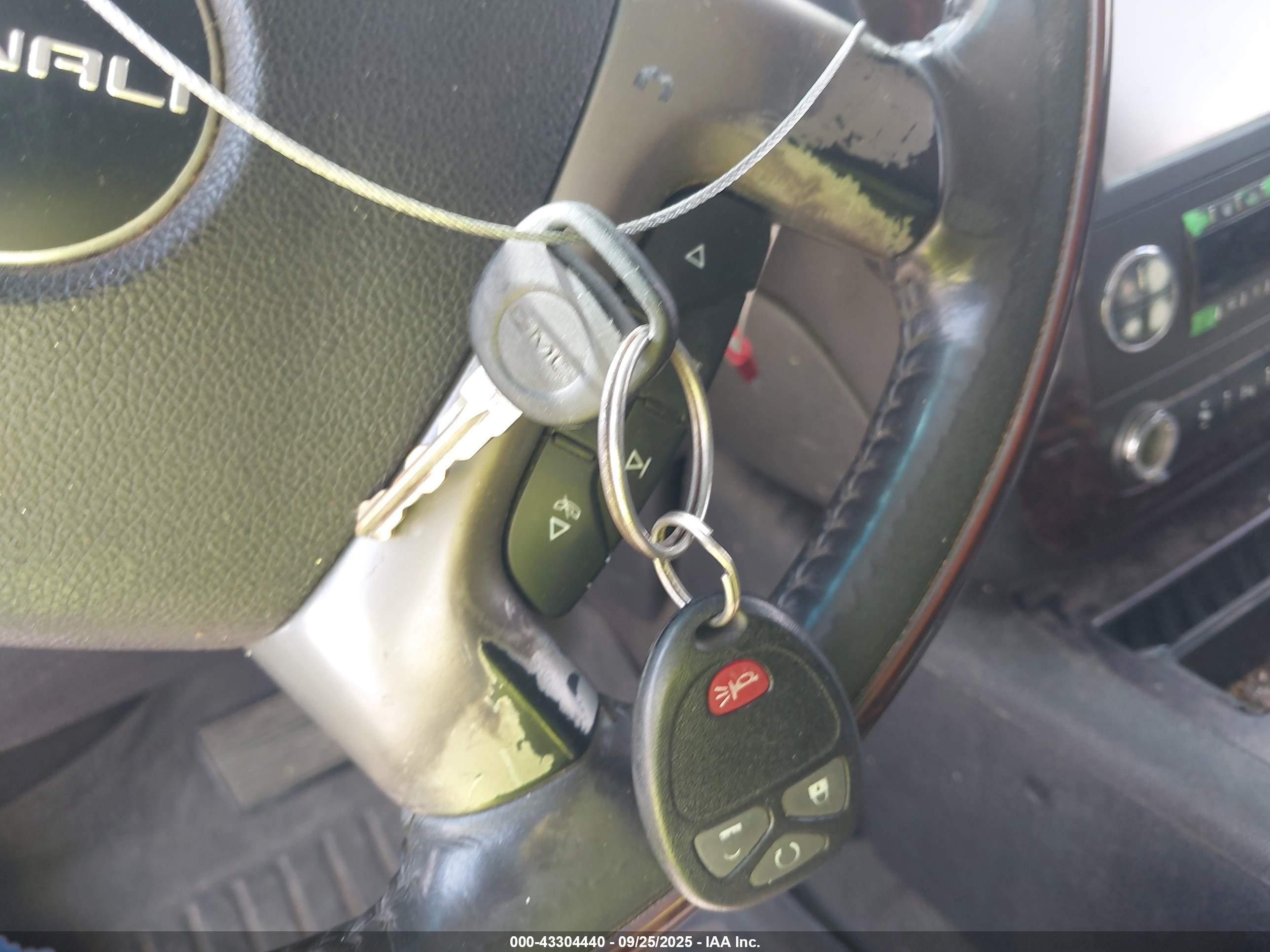 GMC YUKON image 11