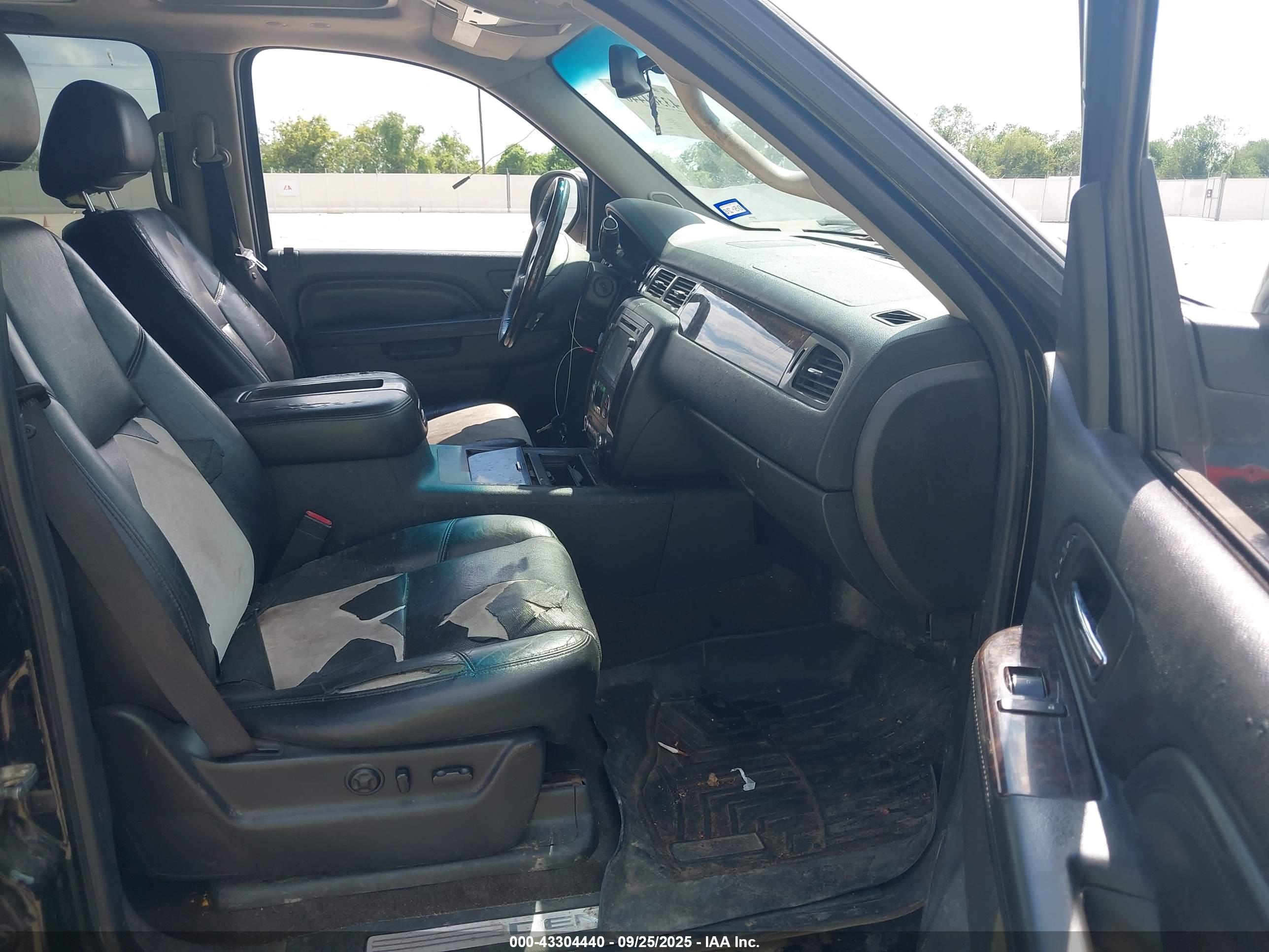 GMC YUKON image 5