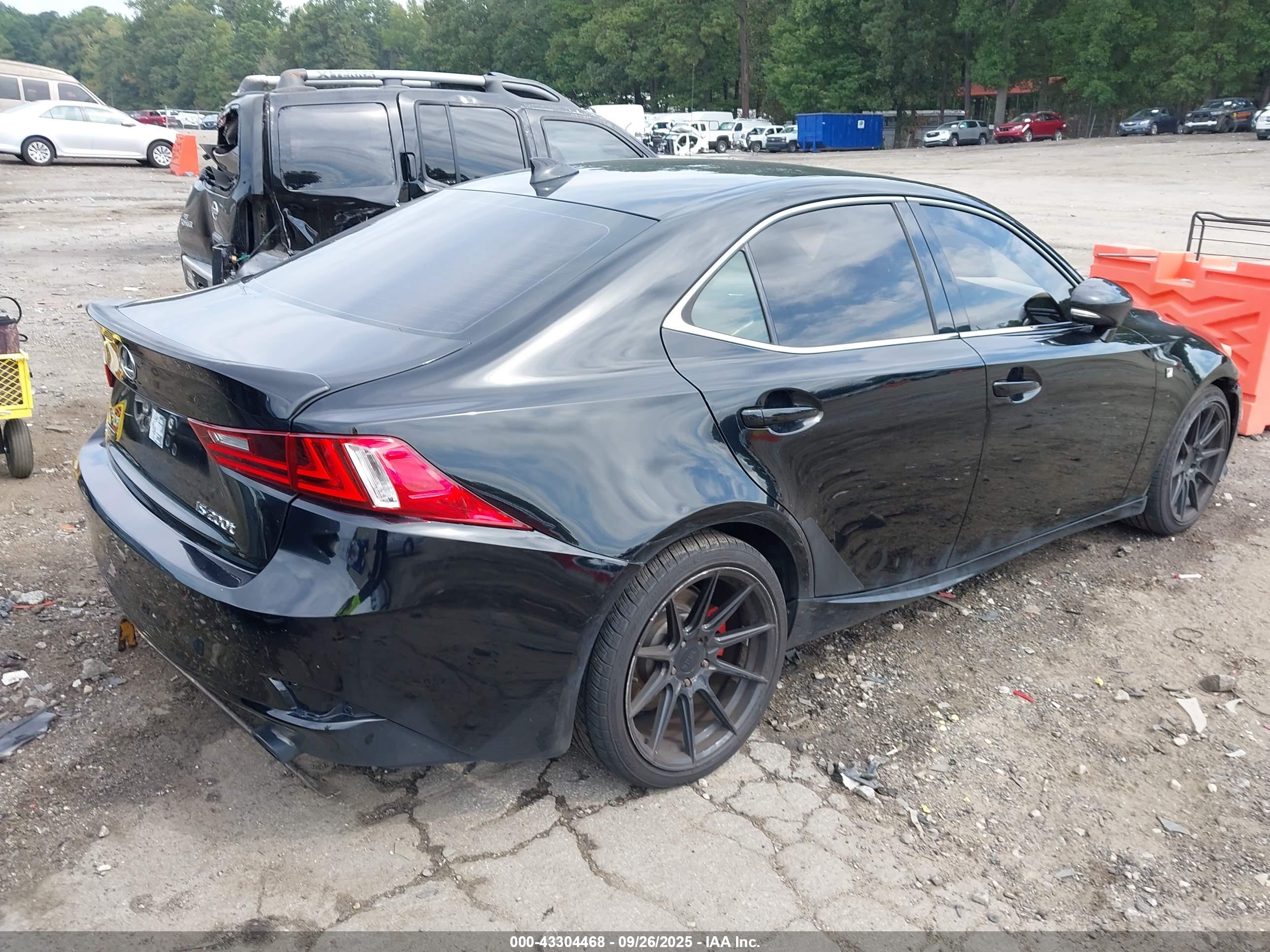 LEXUS IS image 4