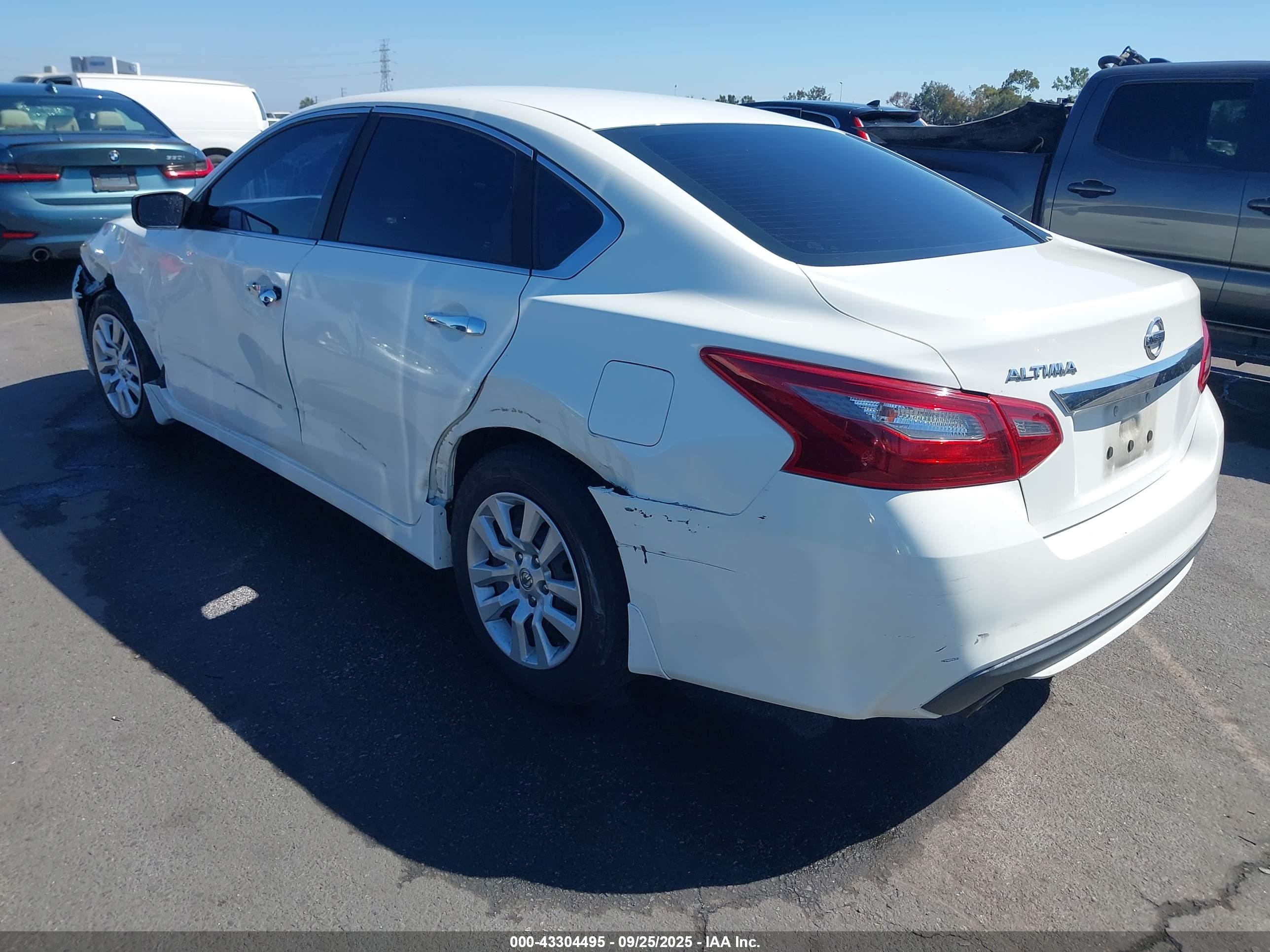 NISSAN ALTIMA image 3