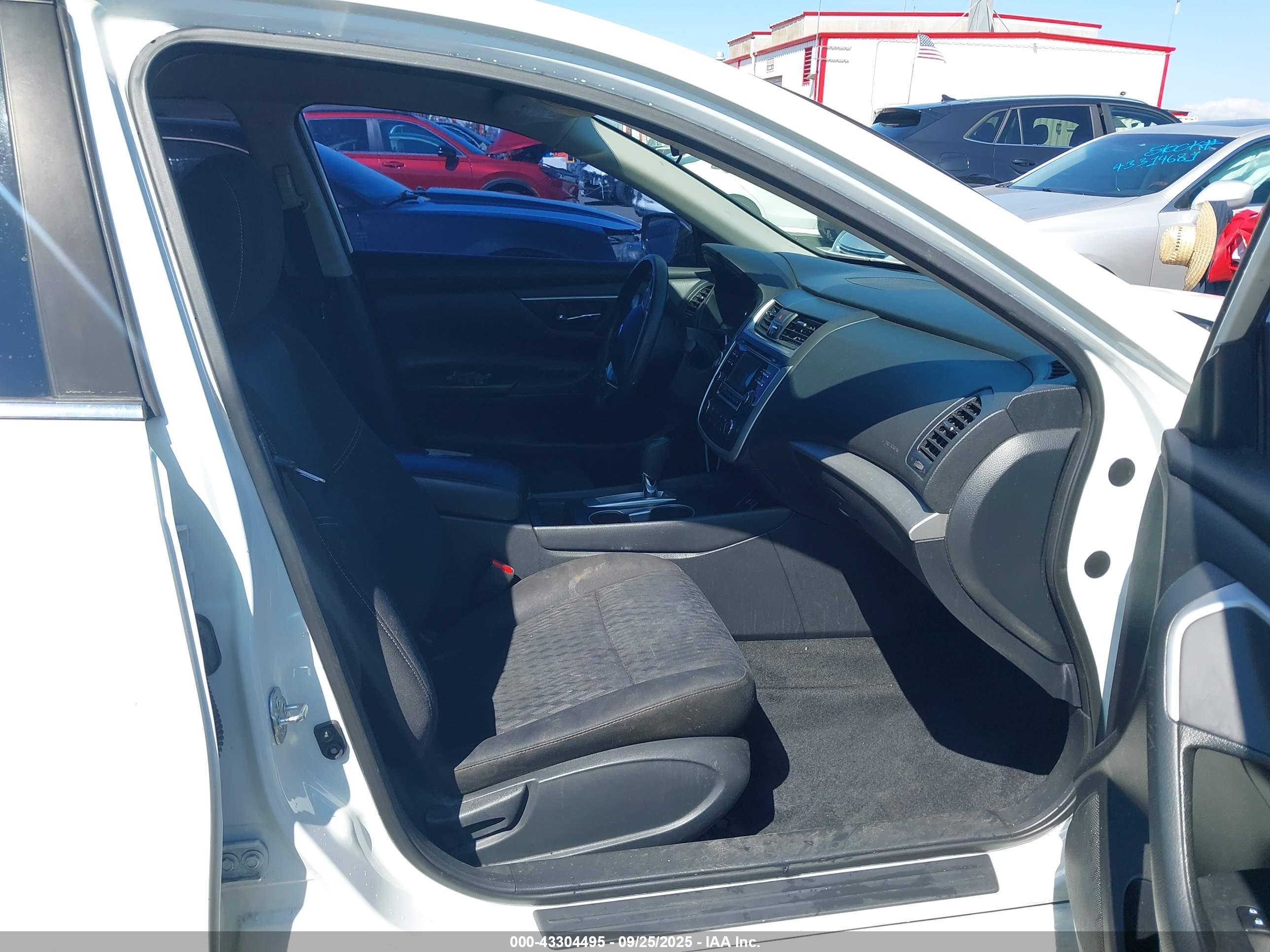 NISSAN ALTIMA image 5