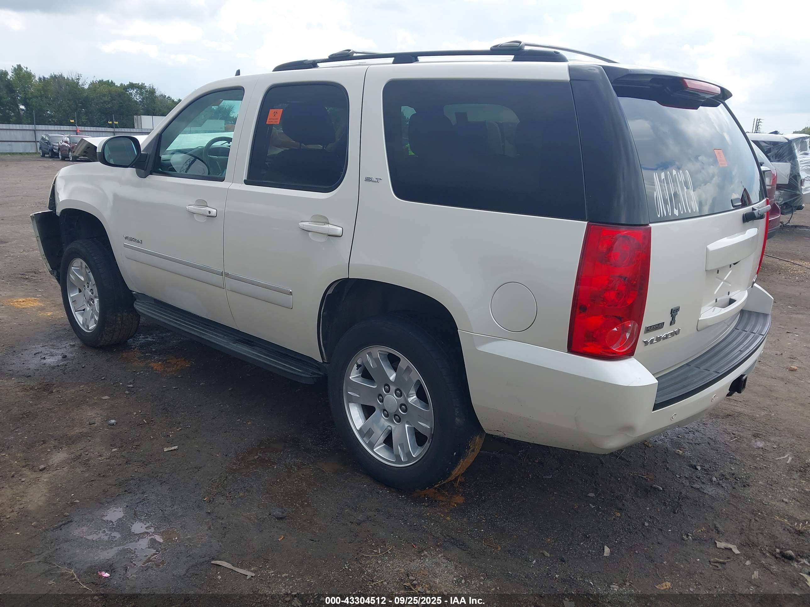 GMC YUKON image 3