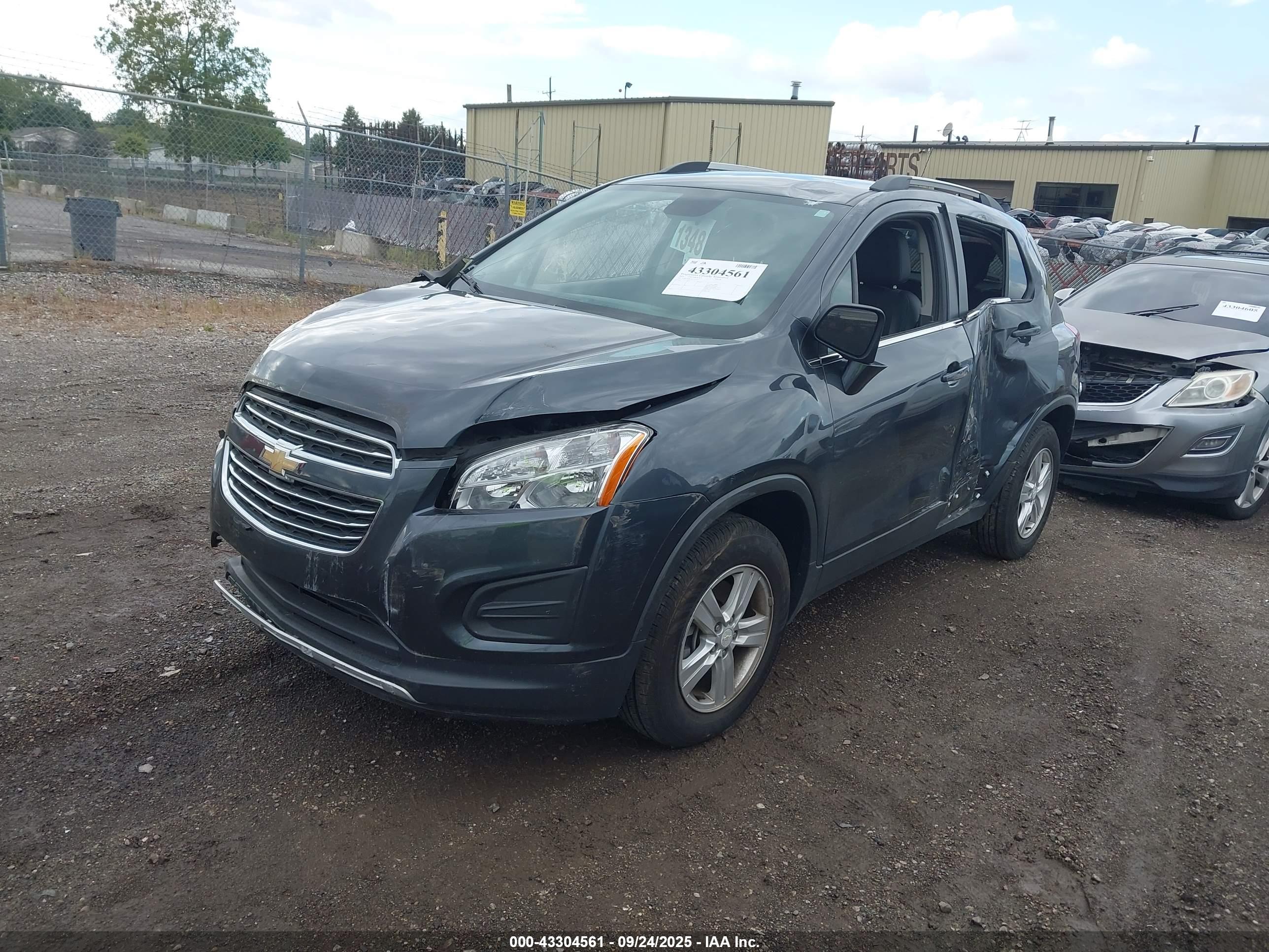 CHEVROLET TRAX image 2