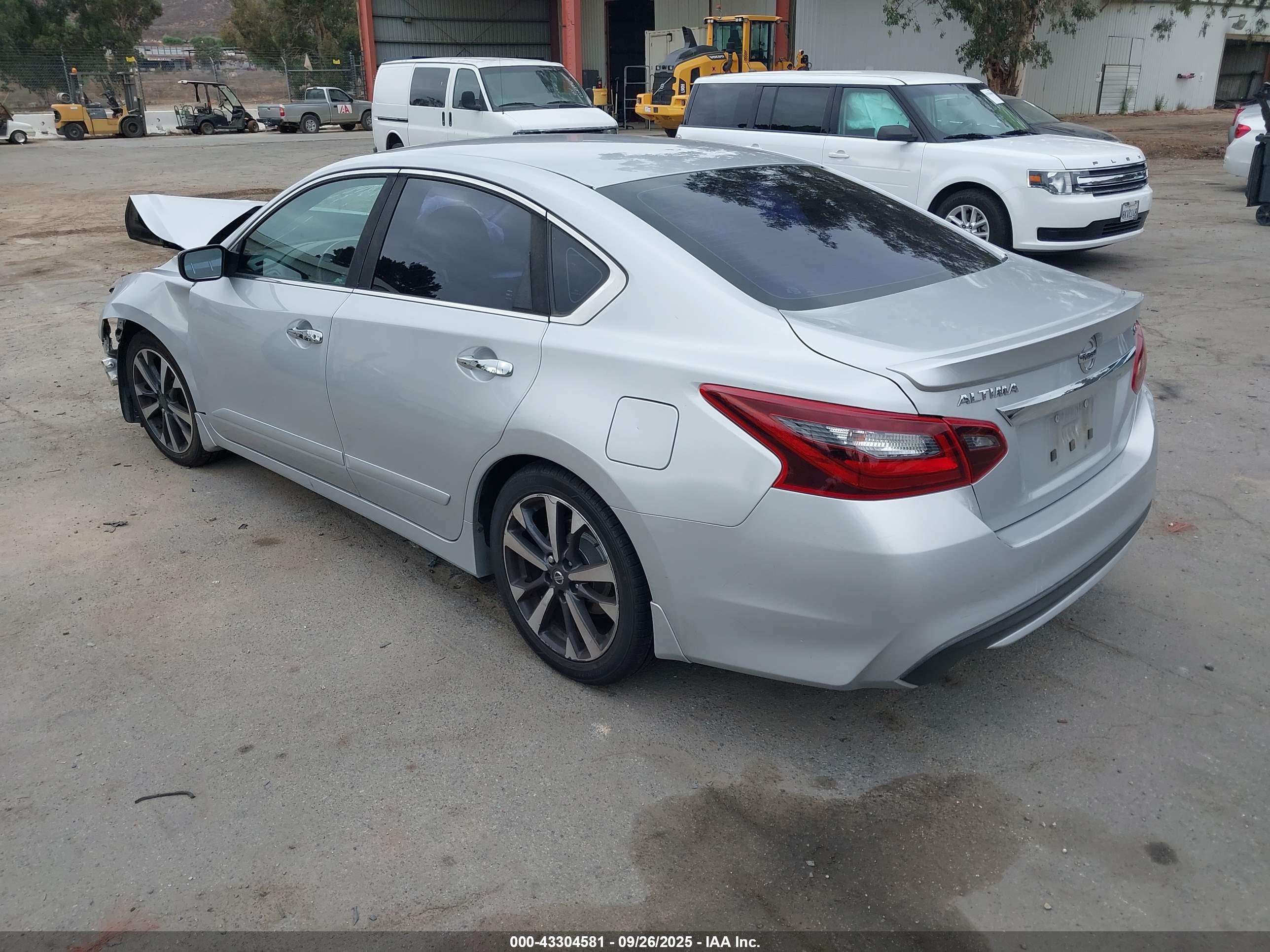 NISSAN ALTIMA image 3
