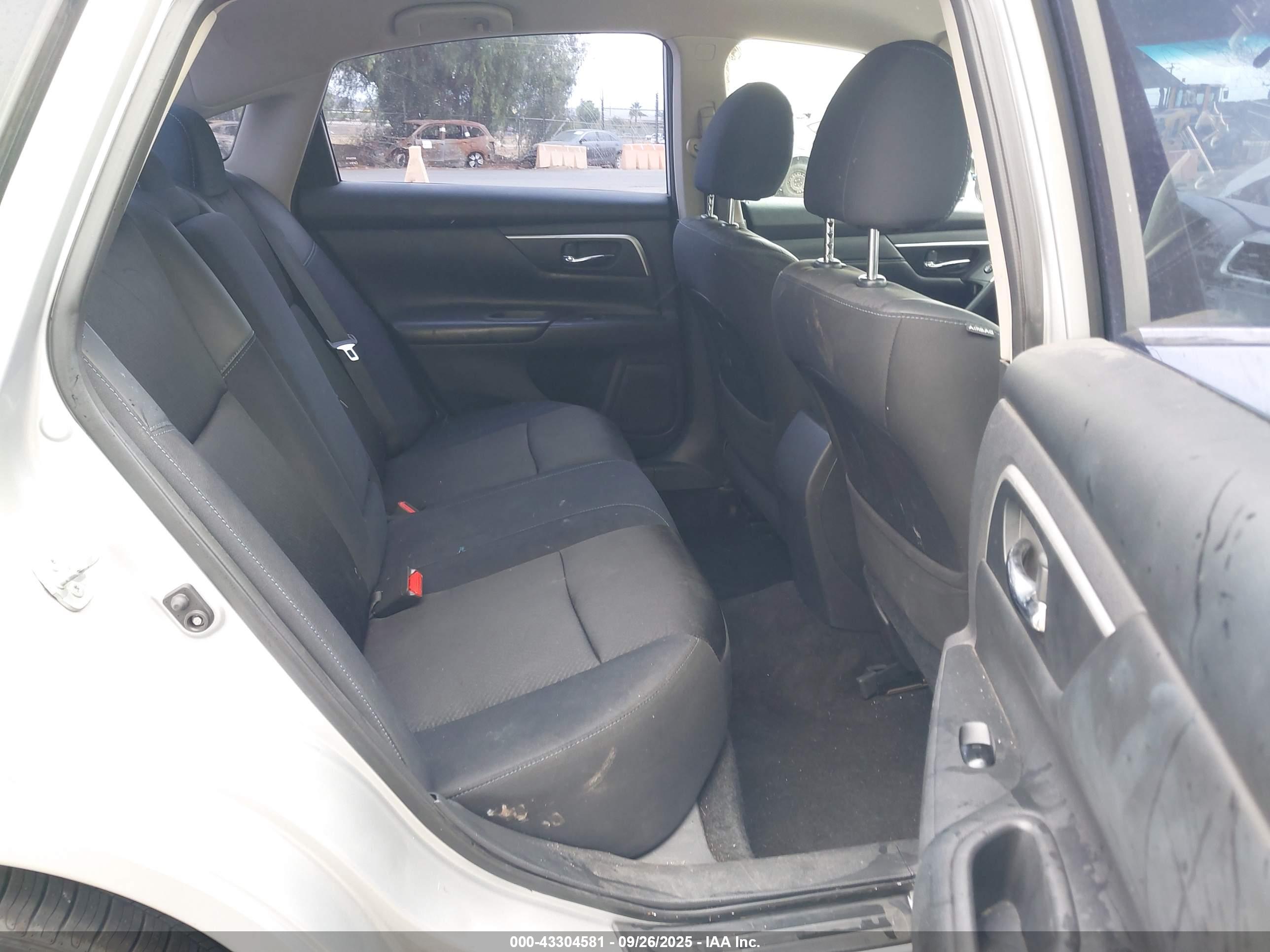 NISSAN ALTIMA image 8