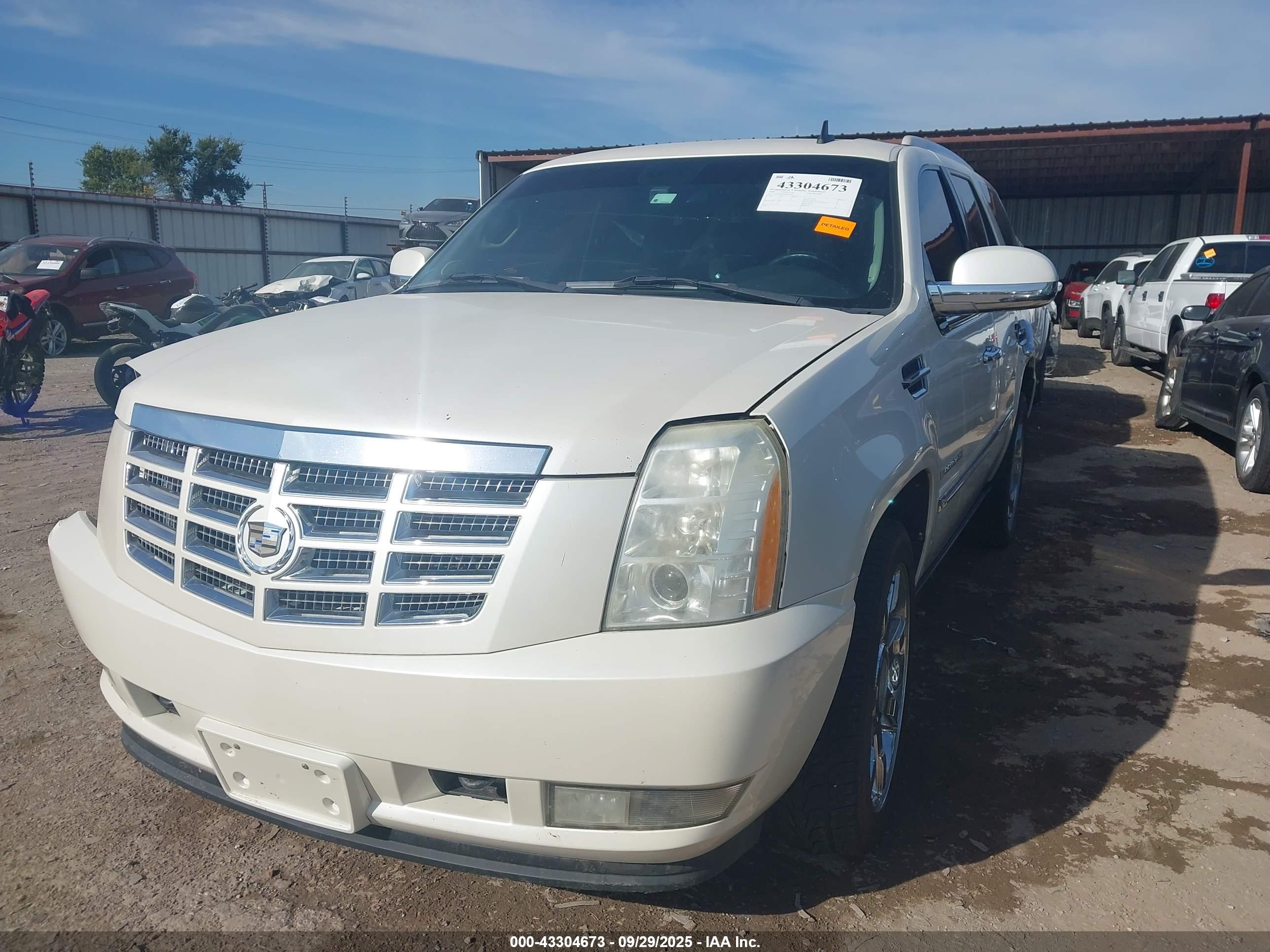 CADILLAC ESCALADE image 2