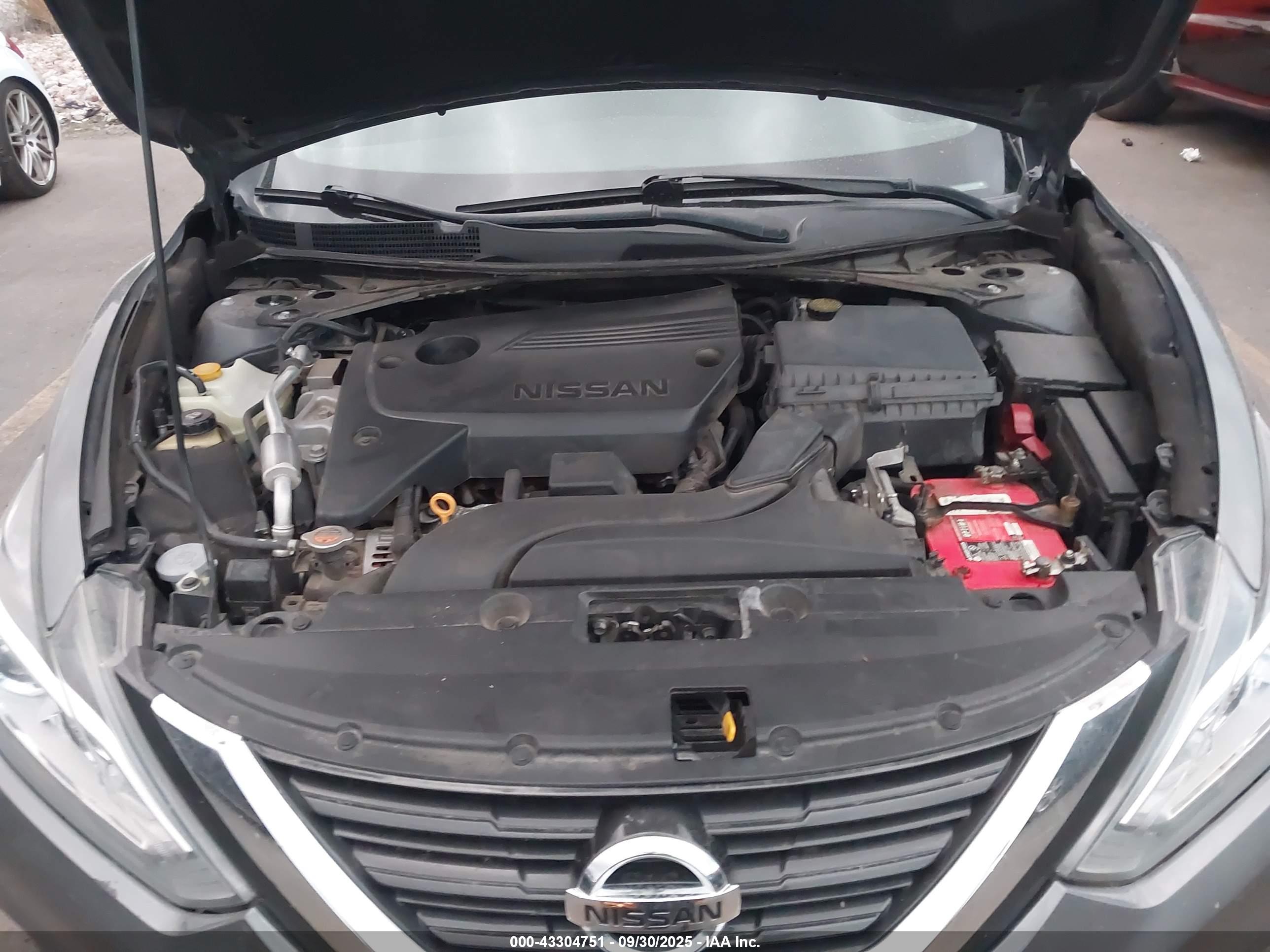 NISSAN ALTIMA image 10