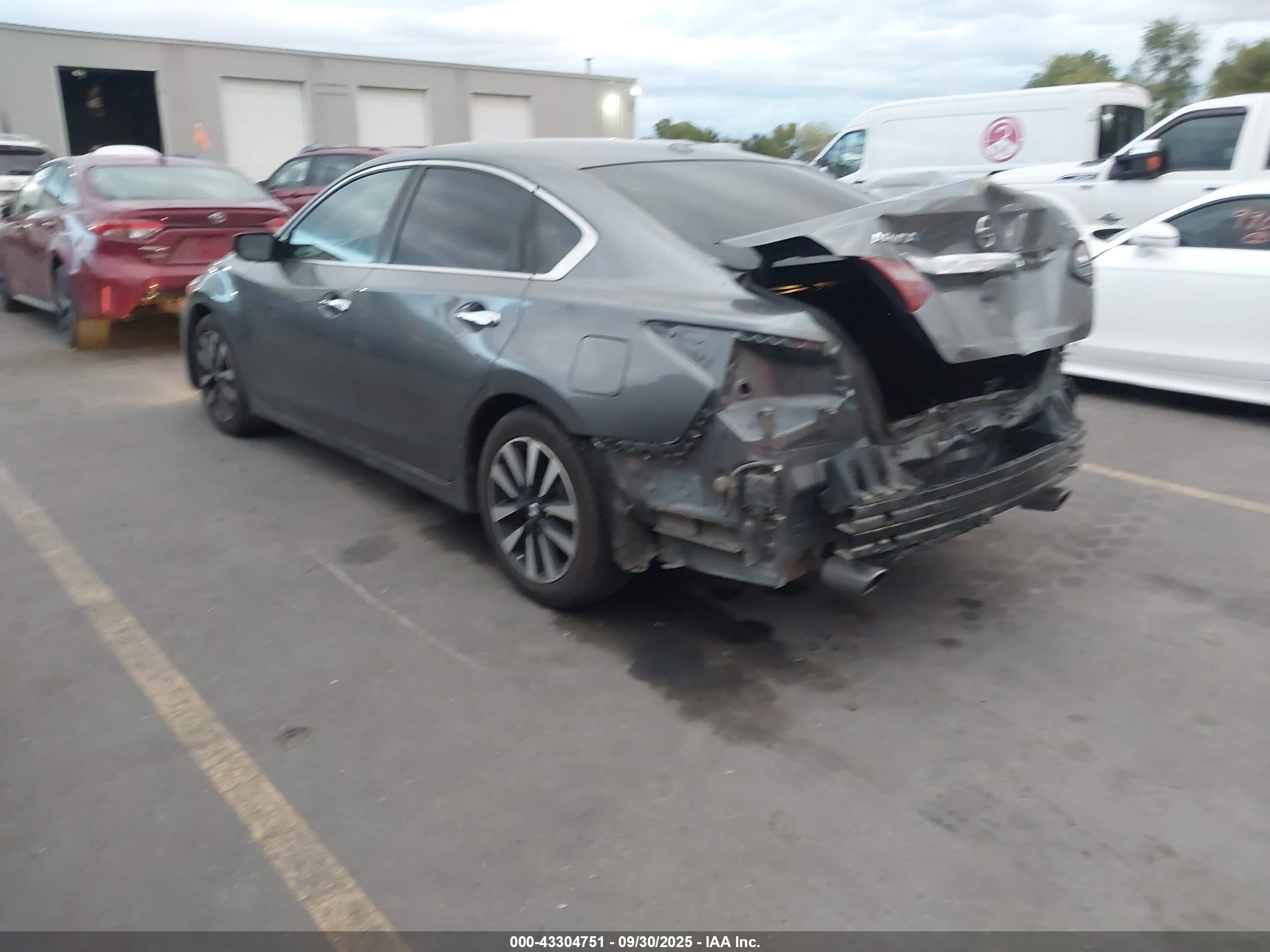 NISSAN ALTIMA image 3