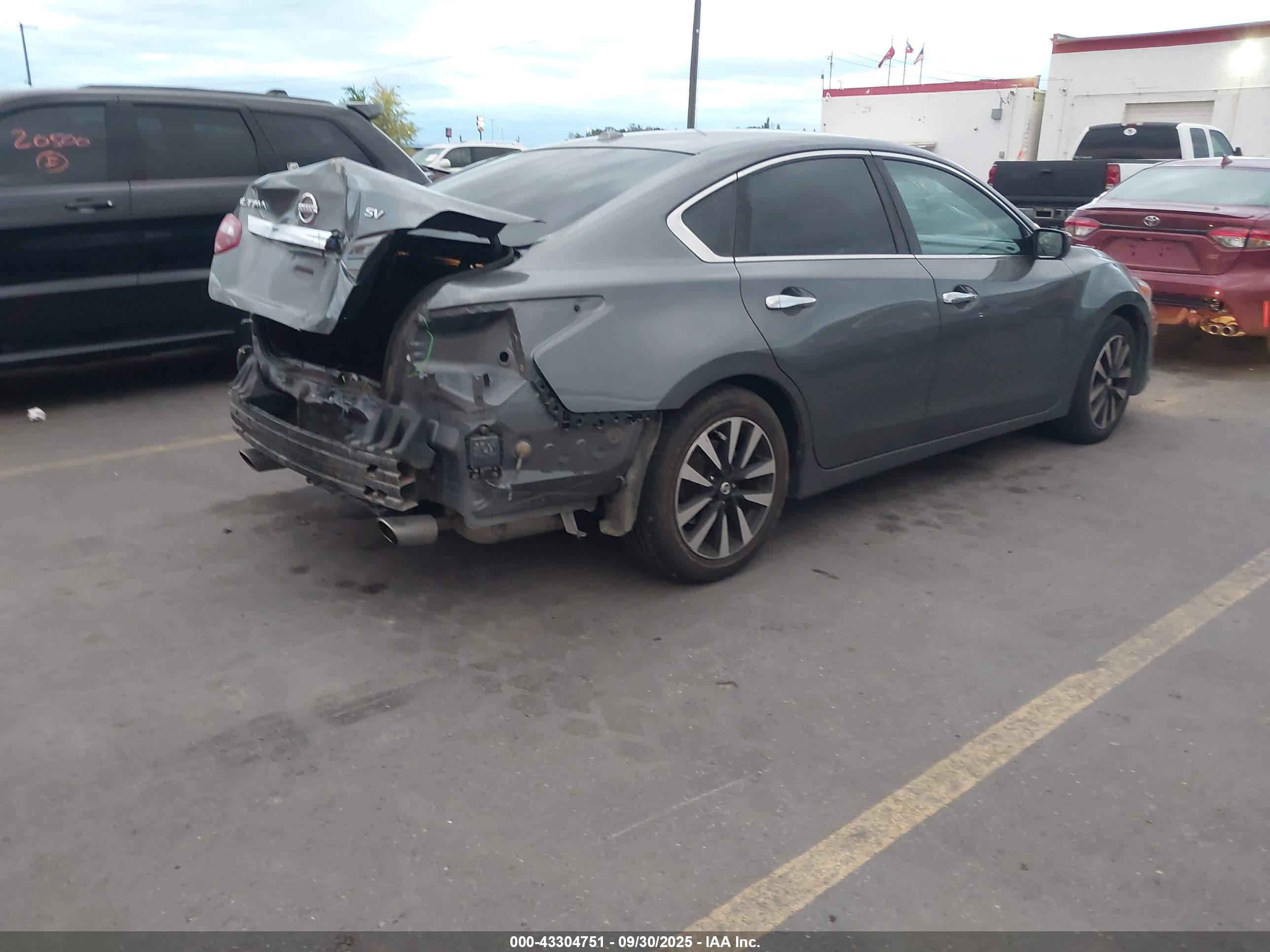 NISSAN ALTIMA image 4