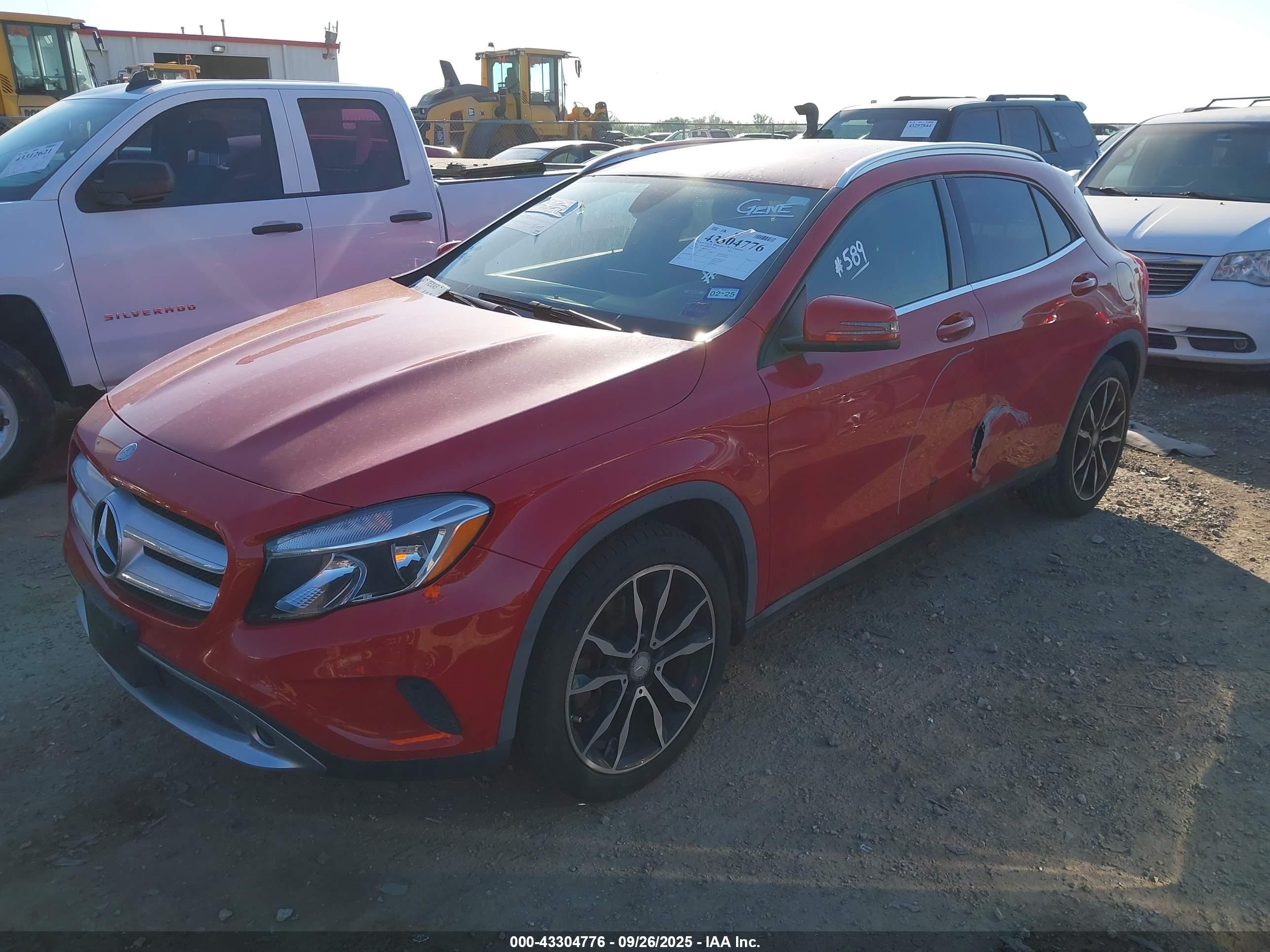 MERCEDES-BENZ GLA image 2
