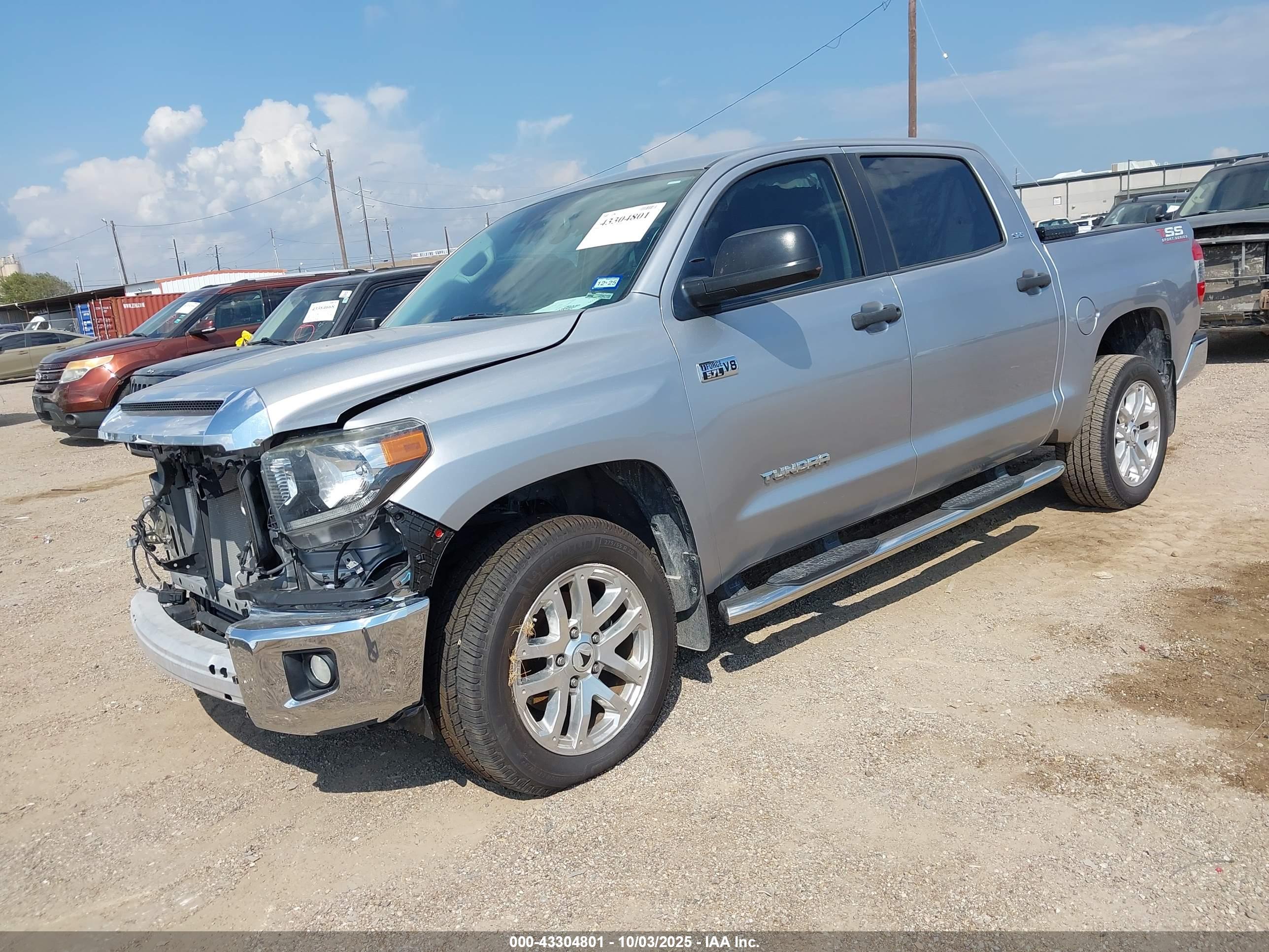 TOYOTA TUNDRA image 2