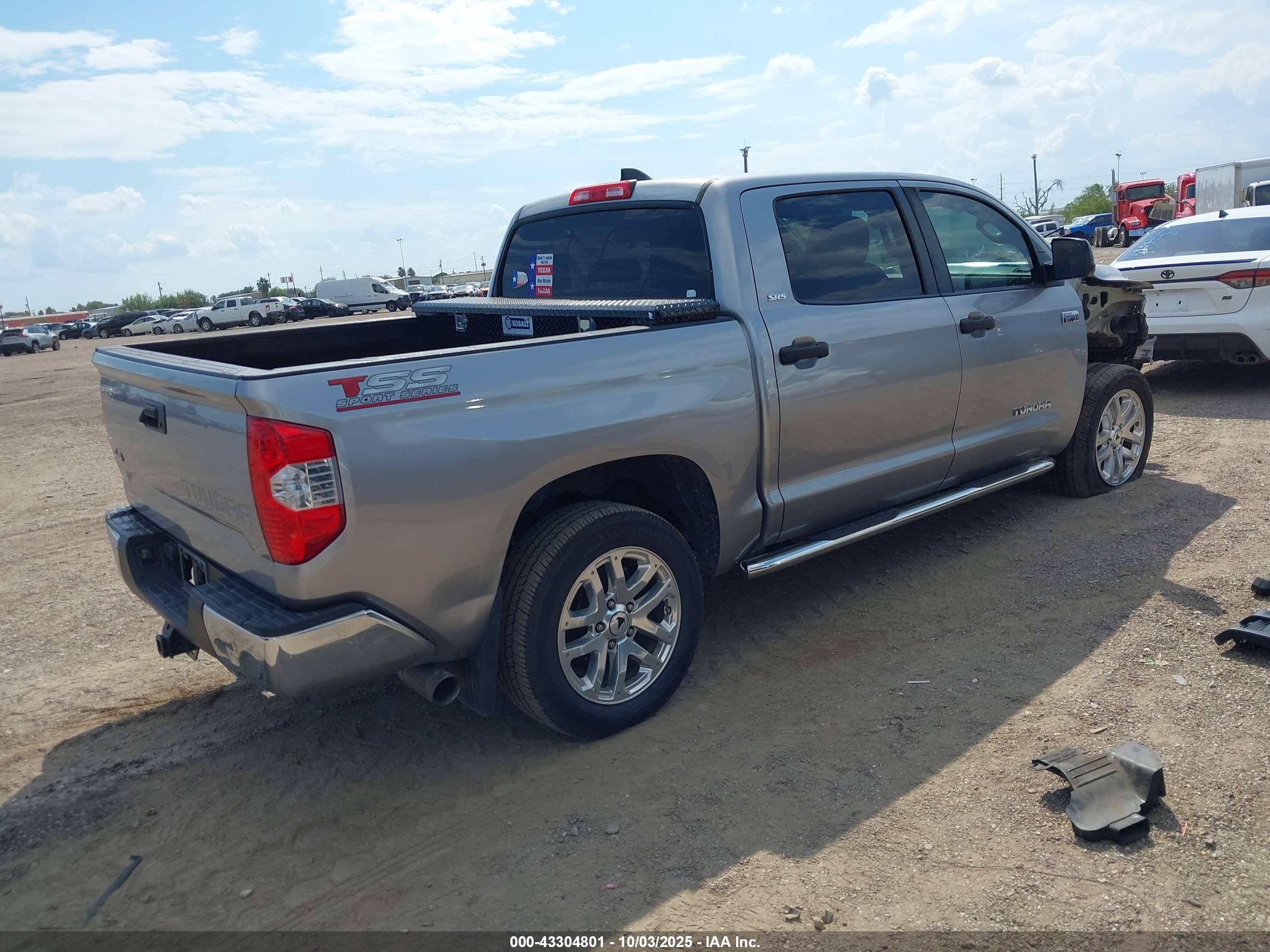 TOYOTA TUNDRA image 4