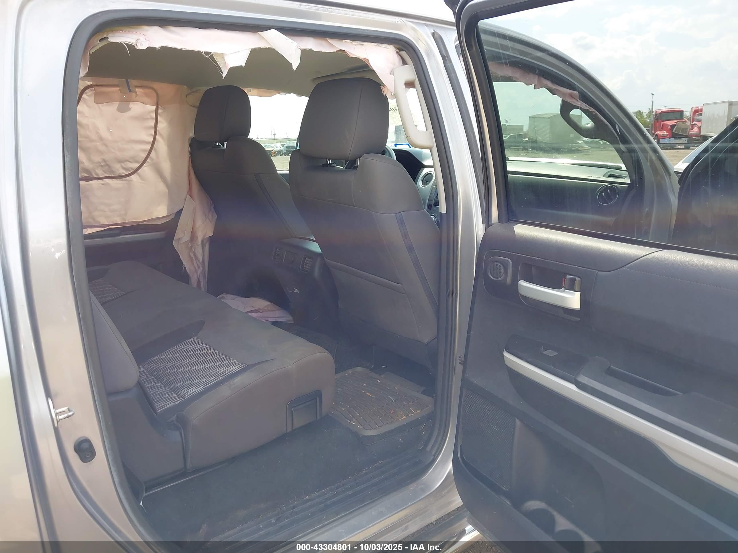 TOYOTA TUNDRA image 8
