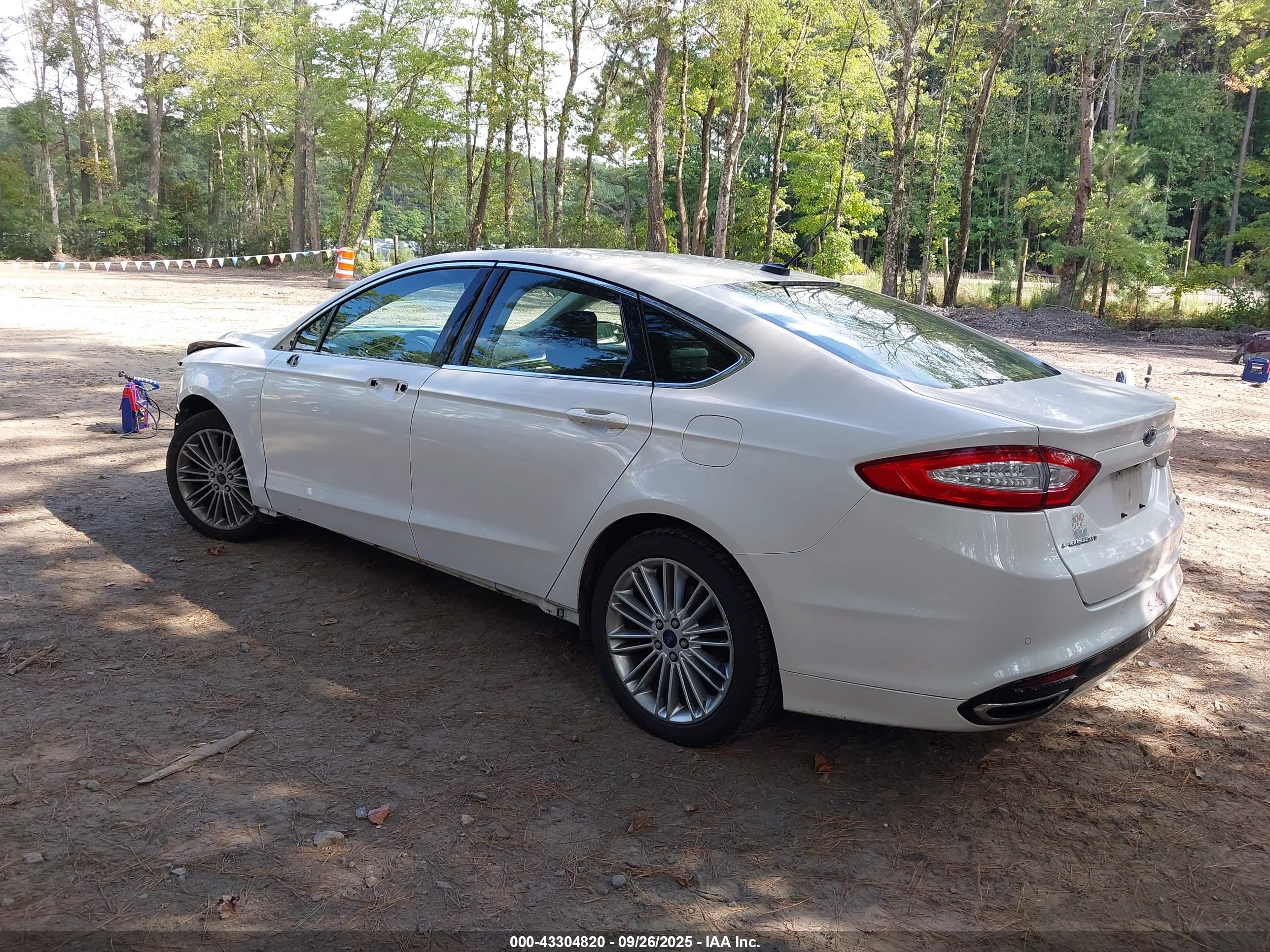 FORD FUSION image 3