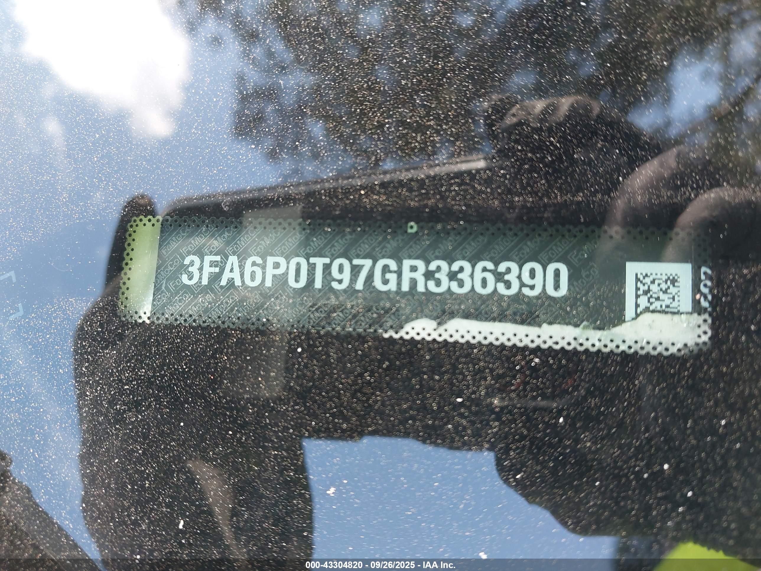 FORD FUSION image 9